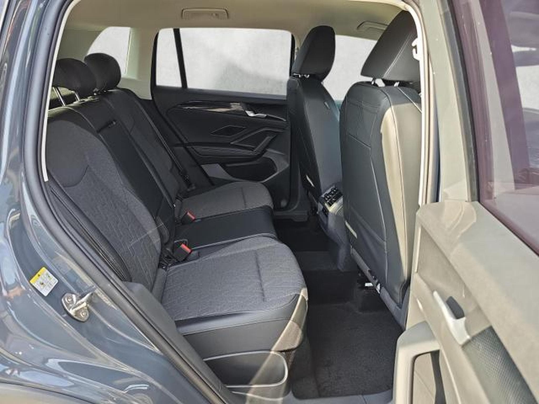 VW Tiguan 1.5 eTSI 110 kW Life (2026) - Photo 13