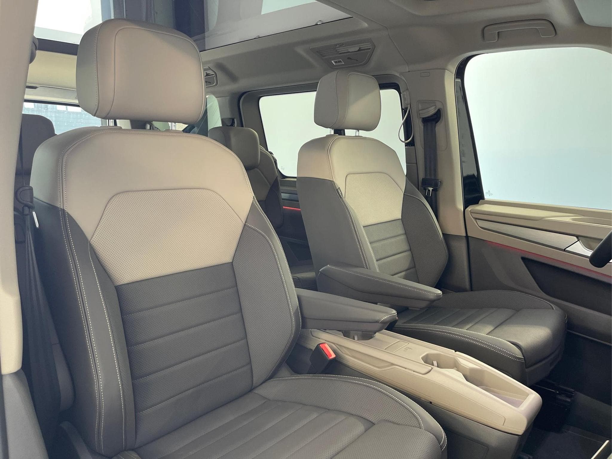 VW T7 Style (2026) - Photo 15
