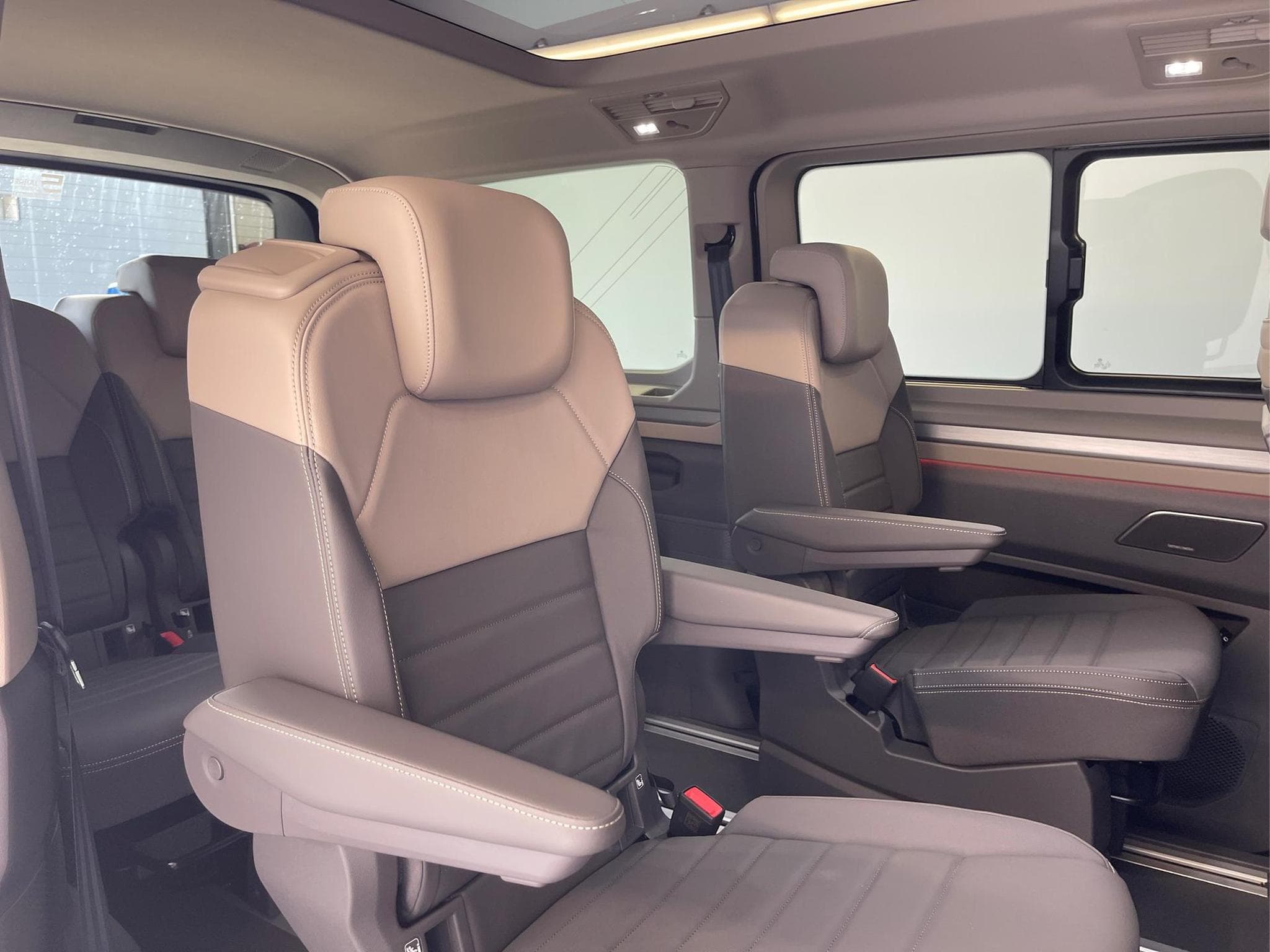 VW T7 Style (2026) - Photo 17