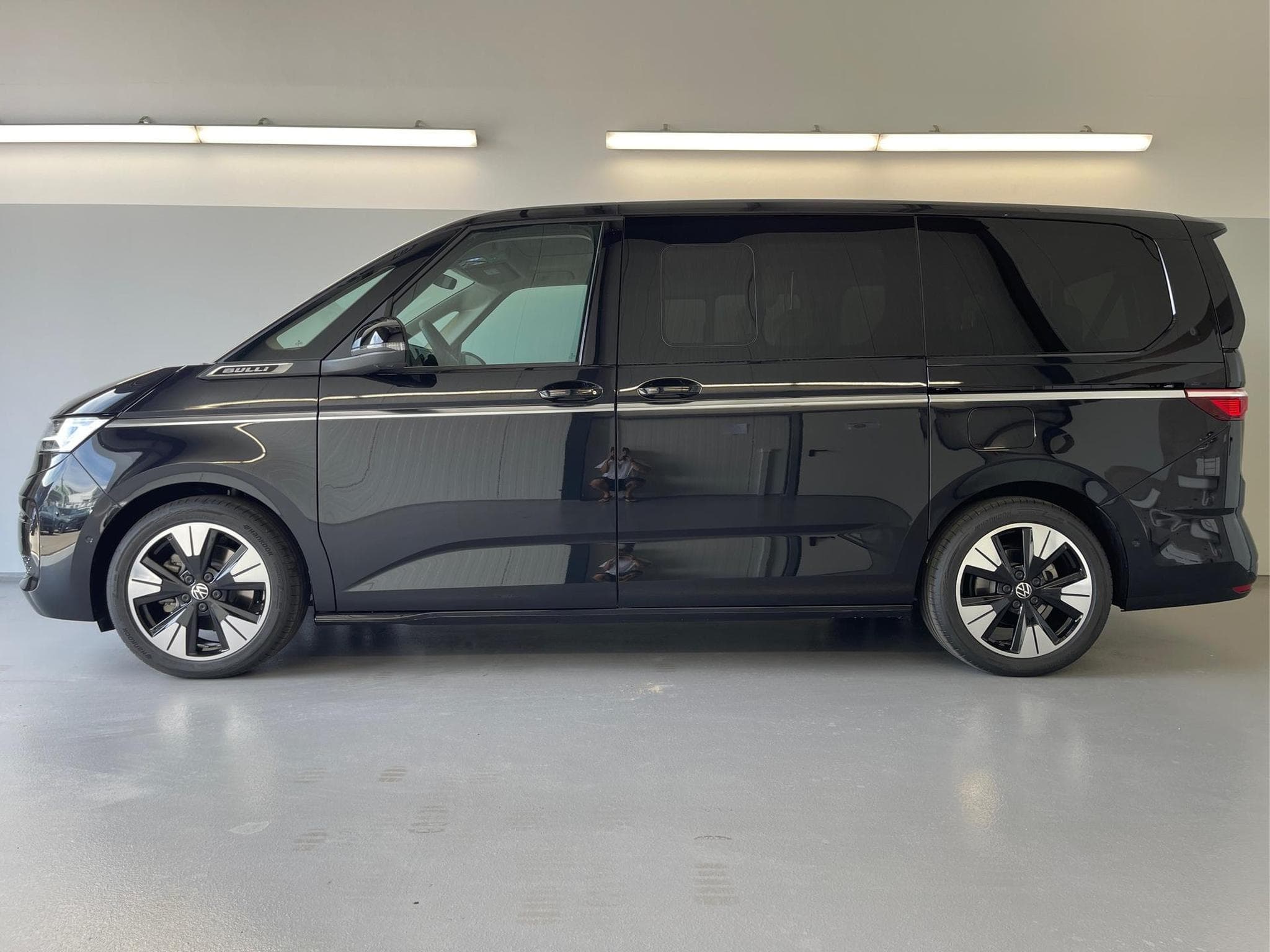 VW T7 Style (2026) - Photo 3