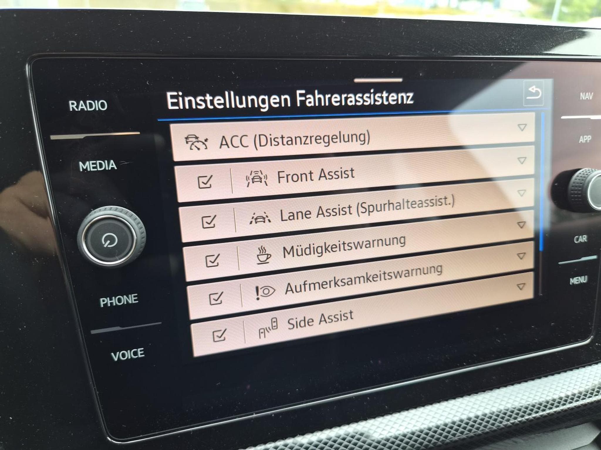 VW T-Cross 1.0 TSI 116PS (2026) - Photo 21