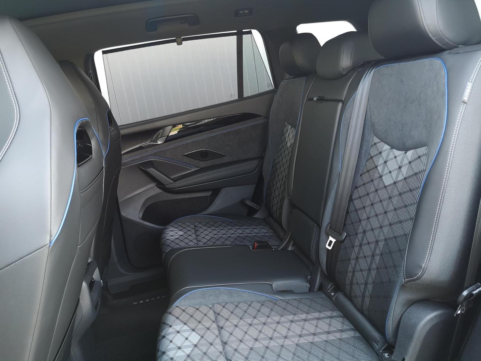 VW Tayron 2.0 TDI 142 kW 4Motion R-Line (2025) - Photo 10