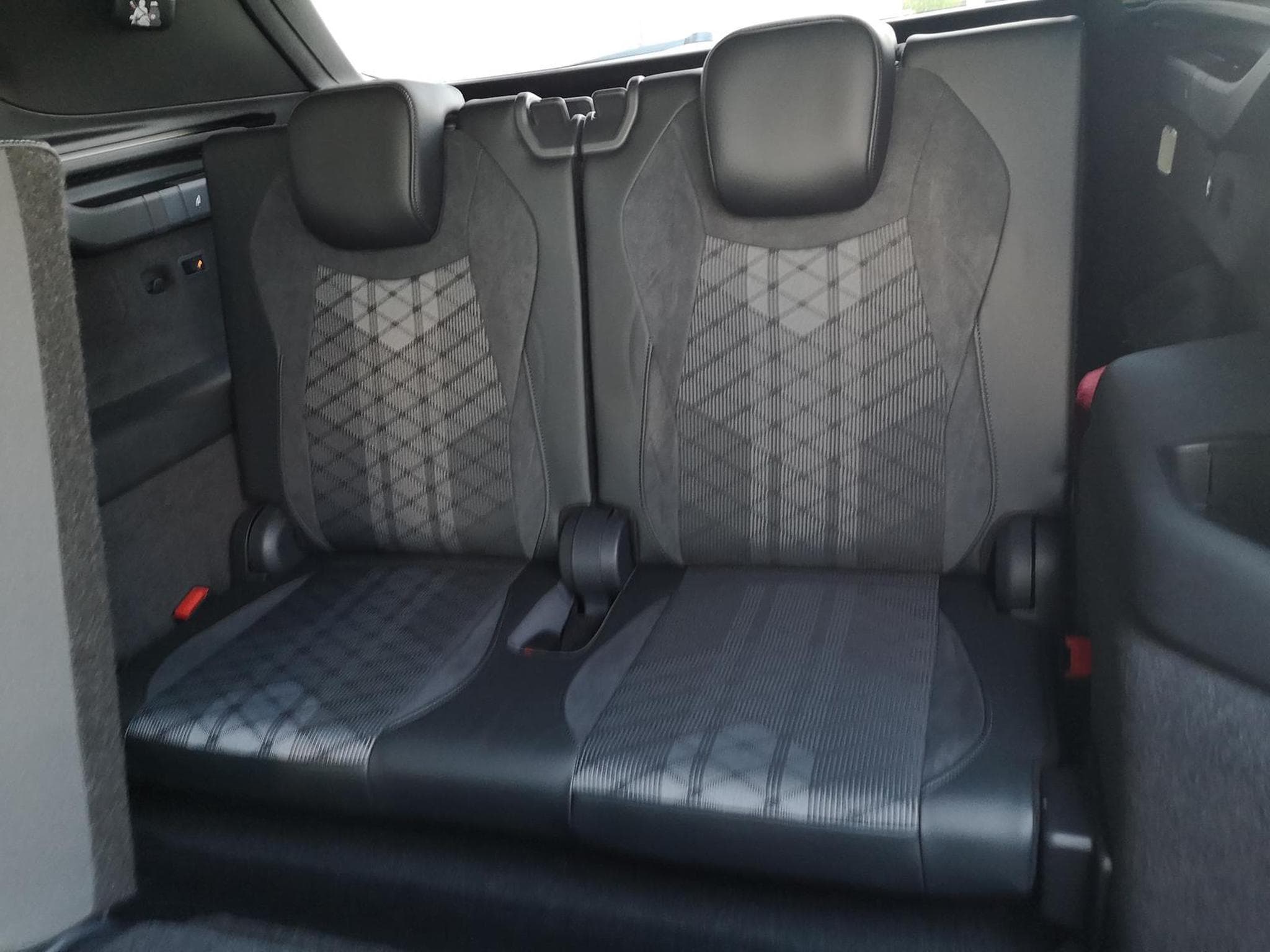 VW Tayron 2.0 TDI 142 kW 4Motion R-Line (2025) - Photo 11