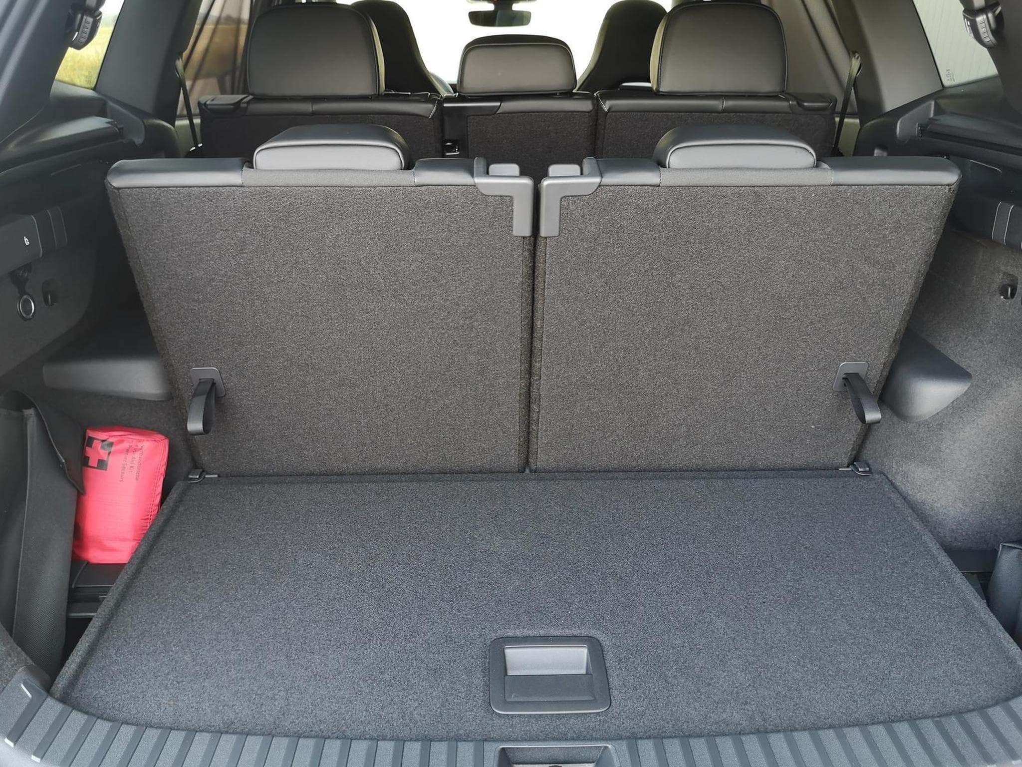 VW Tayron 2.0 TDI 142 kW 4Motion R-Line (2025) - Photo 12