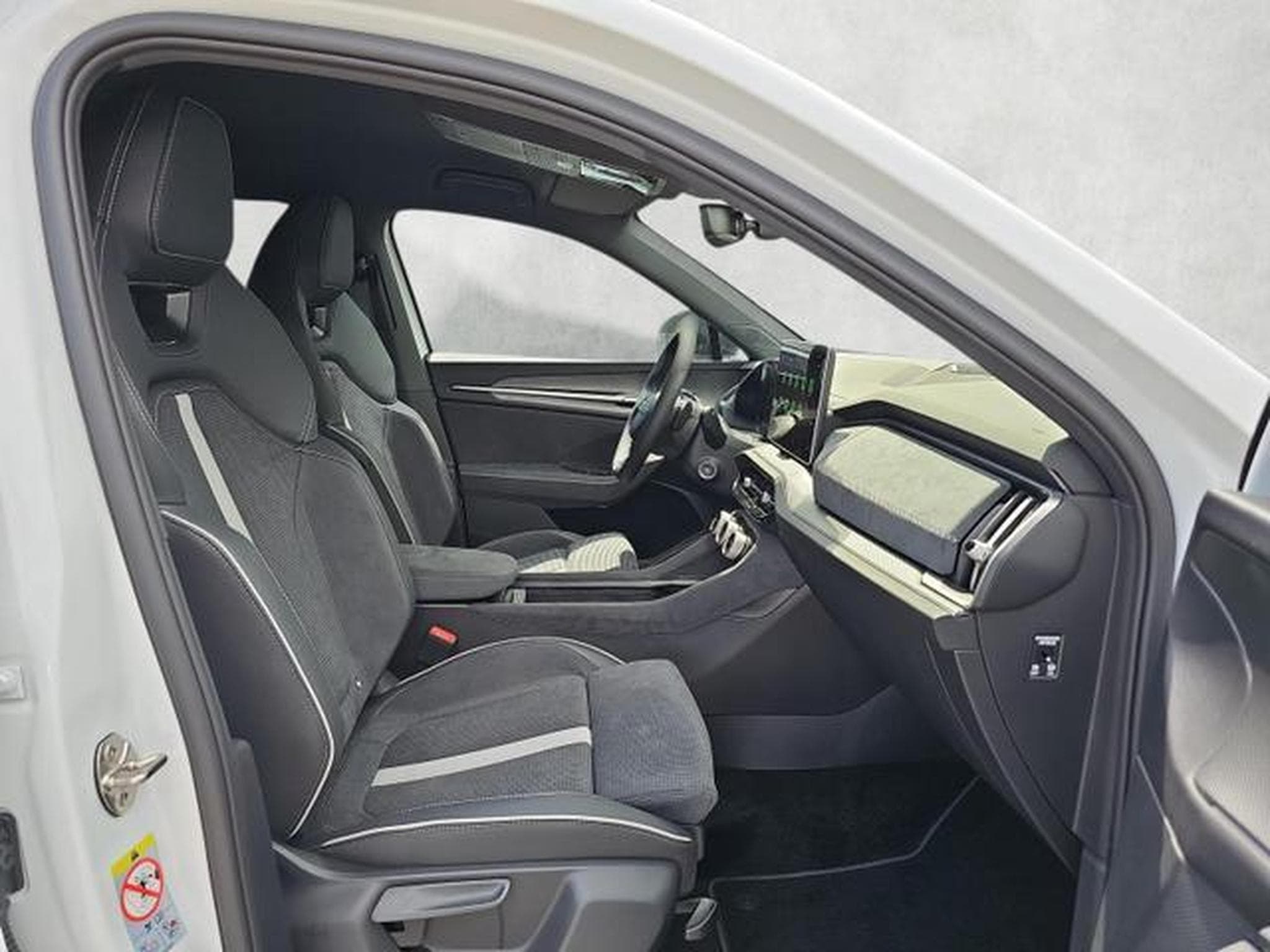 Skoda Kodiaq 2.0 TDI 142kW 4x4 Sportline (2026) - Photo 10