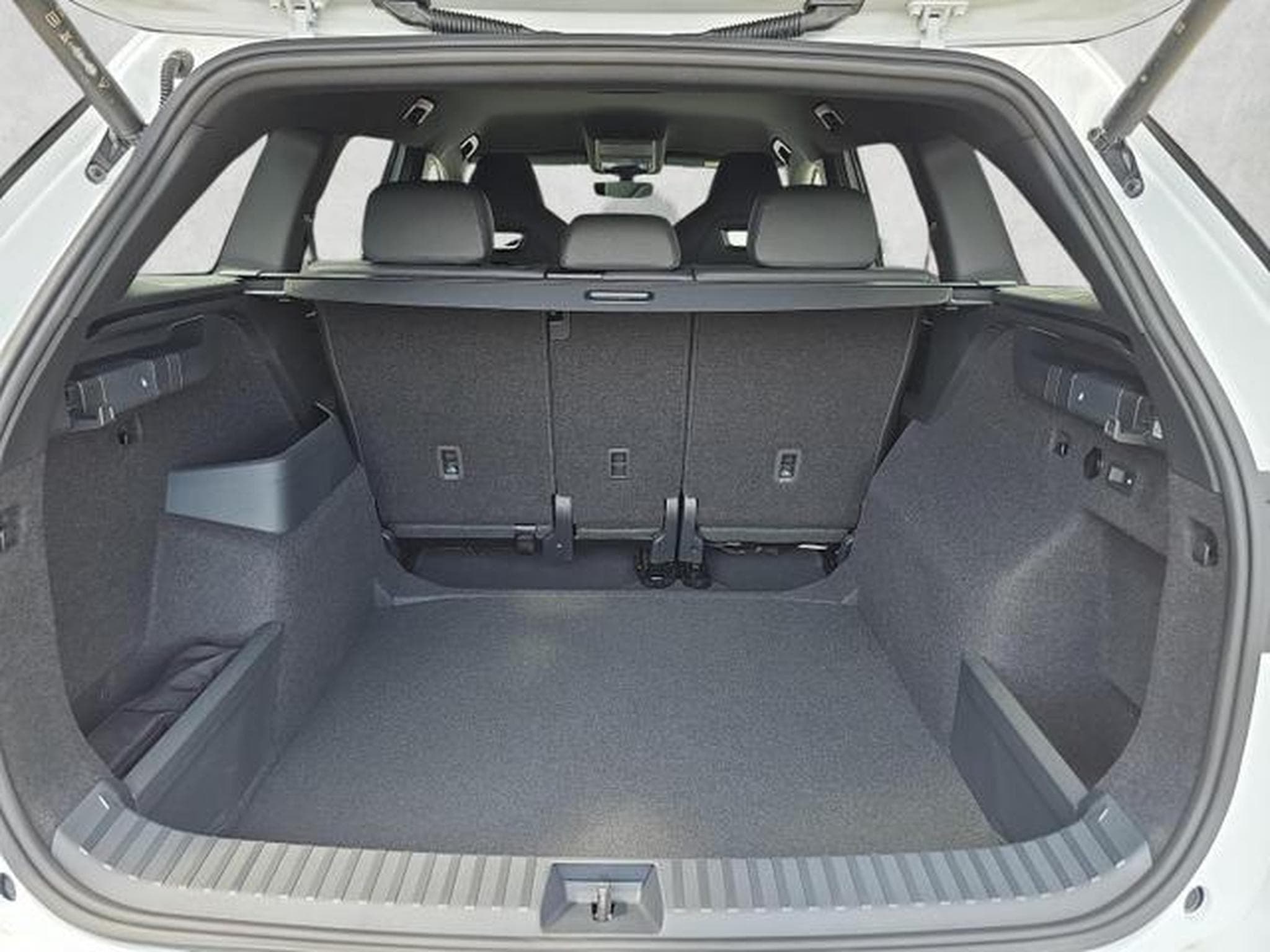 Skoda Kodiaq 2.0 TDI 142kW 4x4 Sportline (2026) - Photo 14
