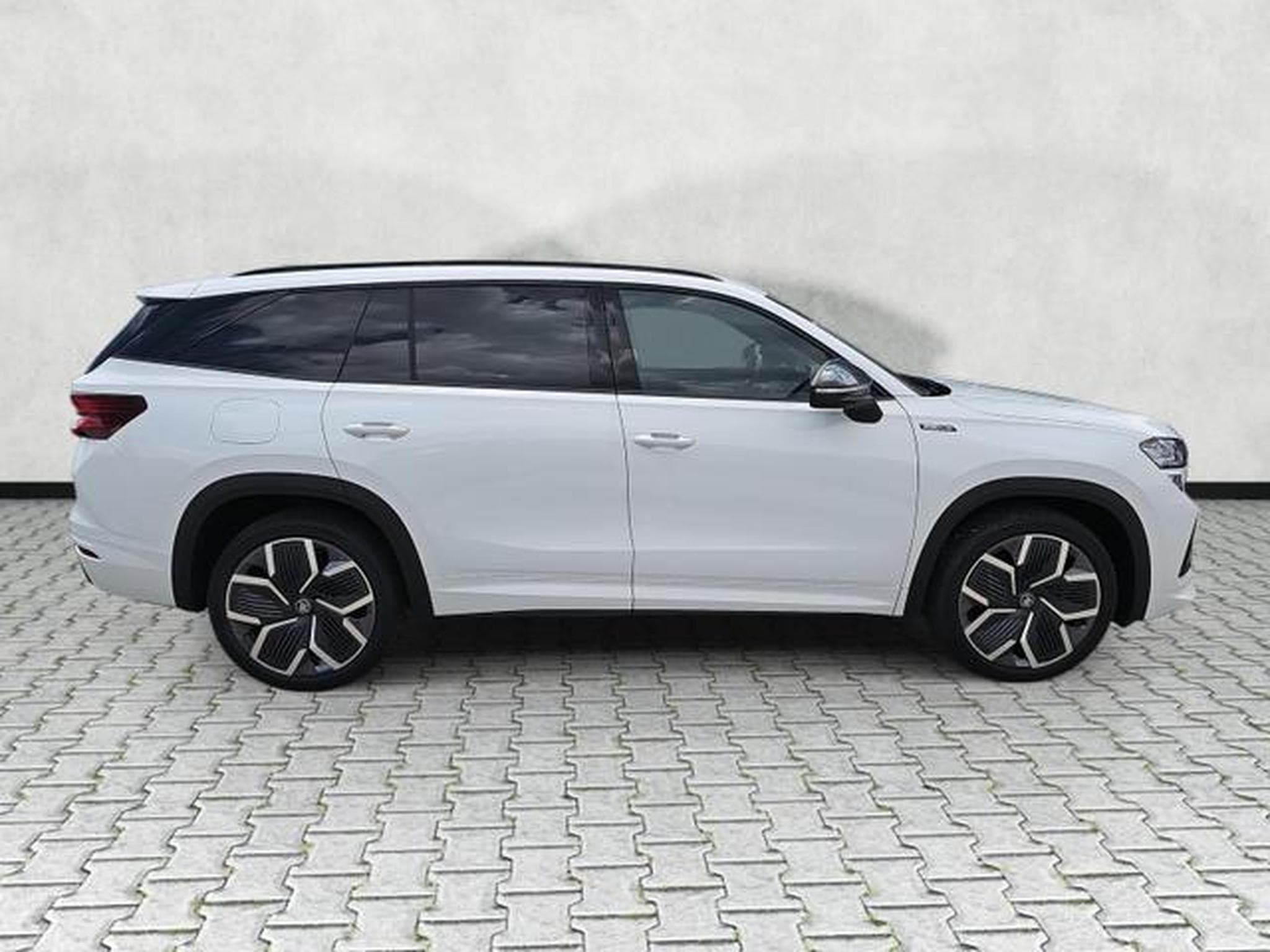 Skoda Kodiaq 2.0 TDI 142kW 4x4 Sportline (2026) - Photo 8