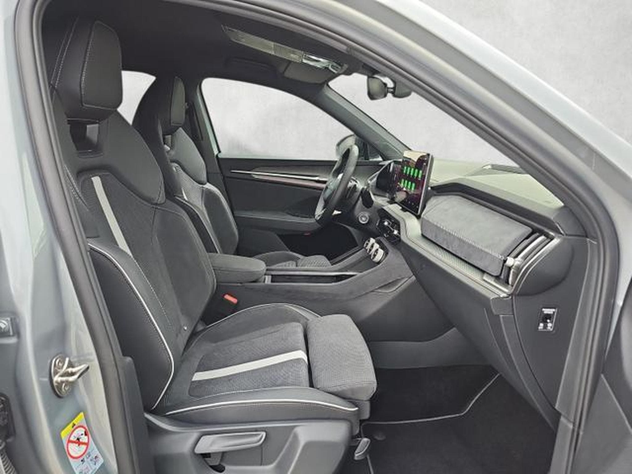 Skoda Kodiaq 2.0 TDI 142kW 4x4 Sportline (2026) - Photo 10