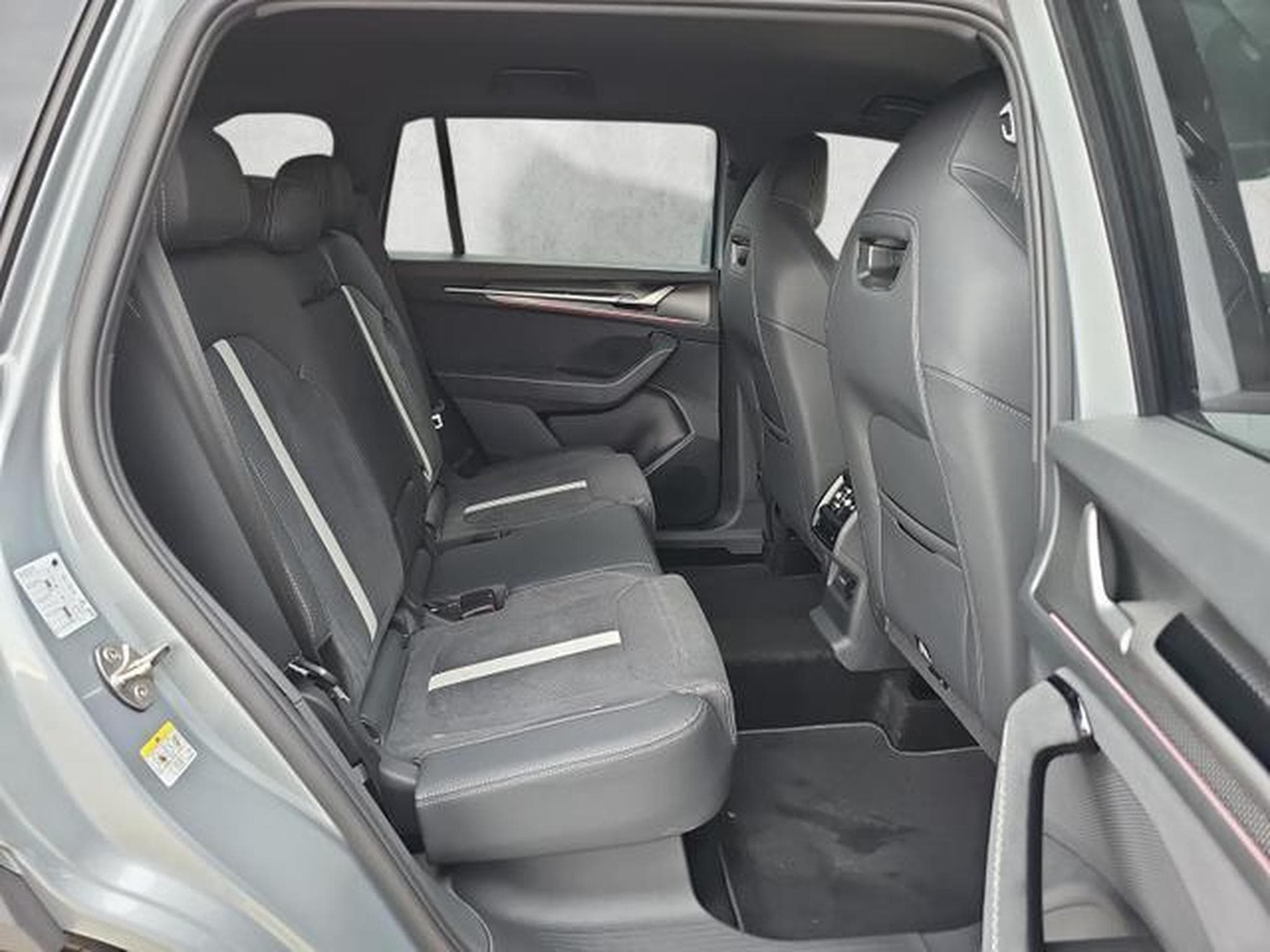 Skoda Kodiaq 2.0 TDI 142kW 4x4 Sportline (2026) - Photo 13