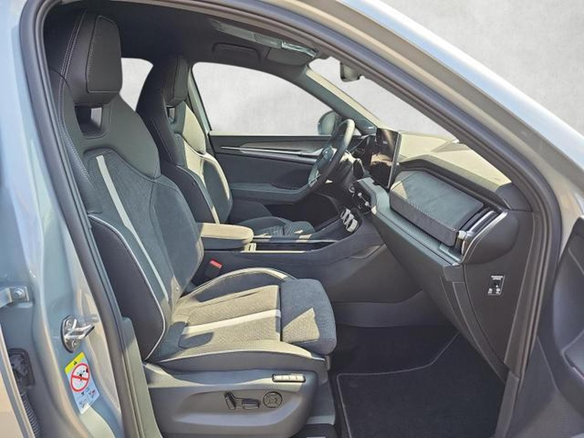 Skoda Kodiaq 1.5 TSI iV 150 kW Sportline (2026) - Photo 10