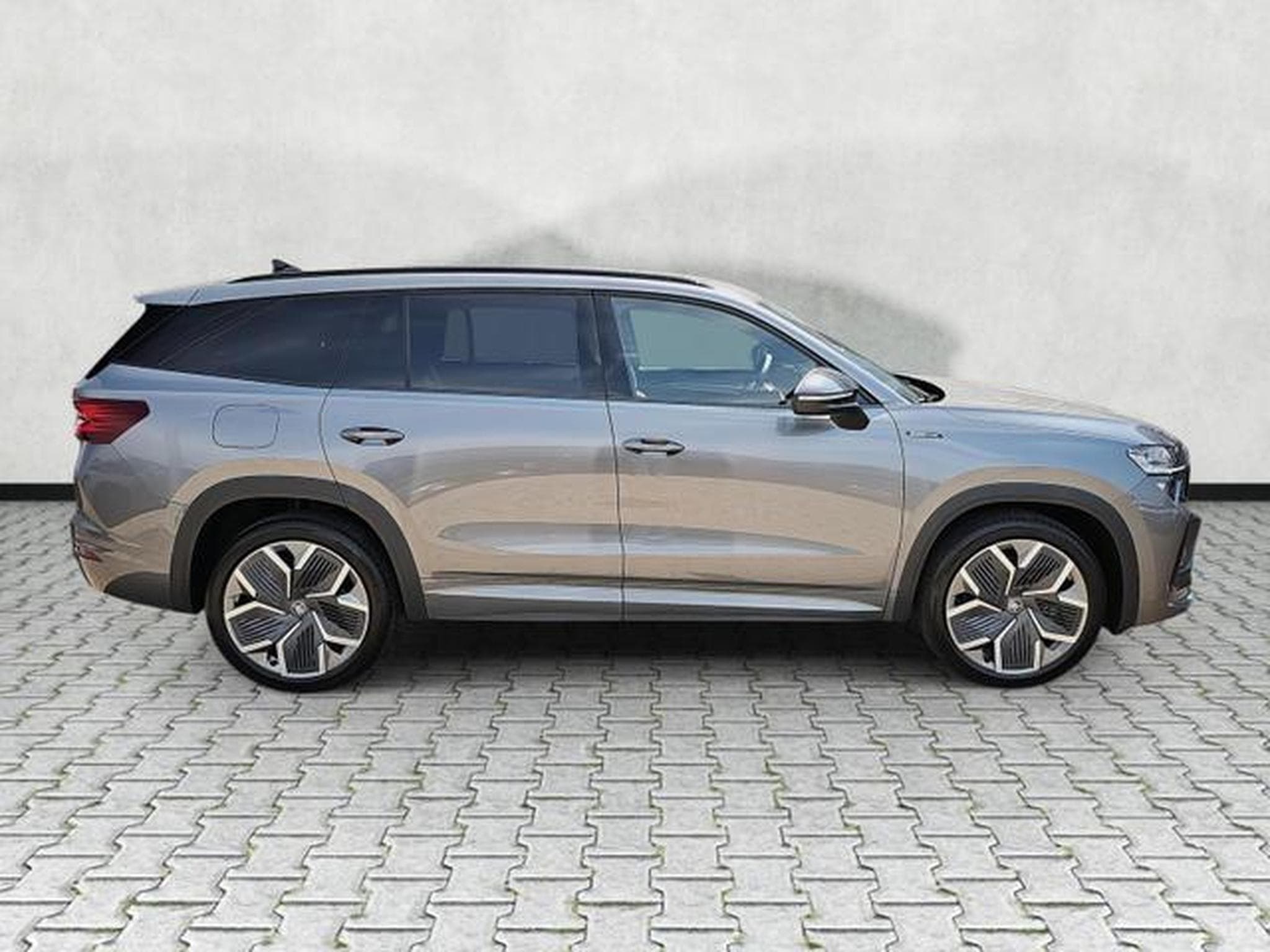 Skoda Kodiaq 1.5 TSI iV 150 kW Sportline (2026) - Photo 8