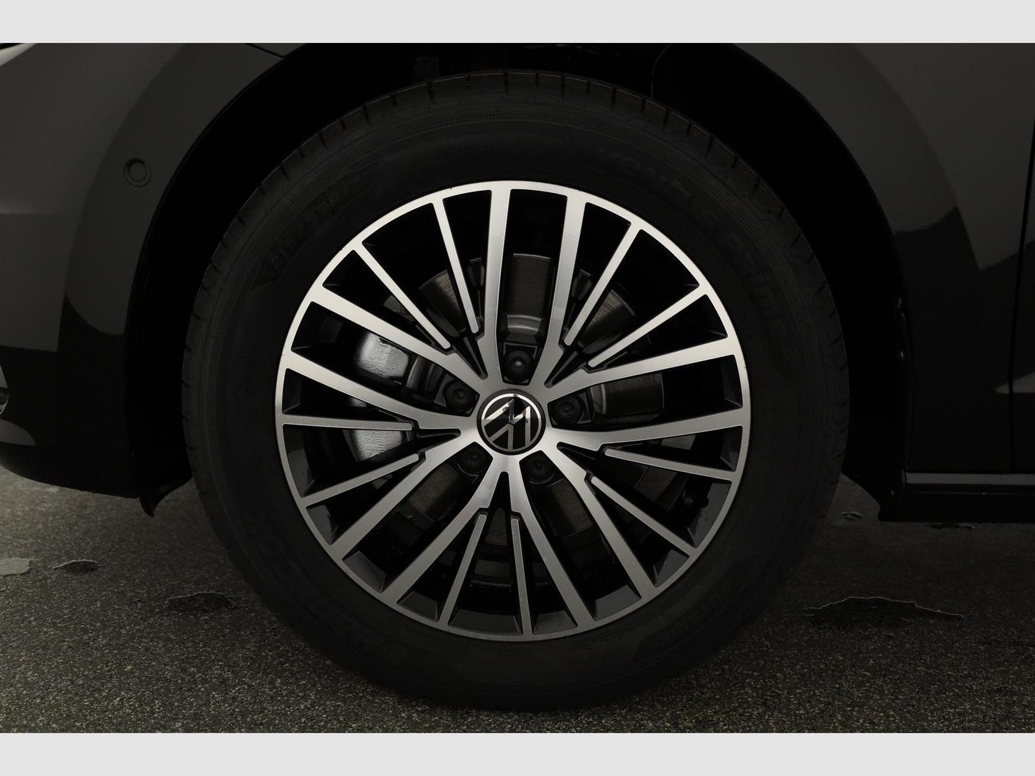 VW Touran Comfortline BMT/Start-Stopp (2026) - Photo 17