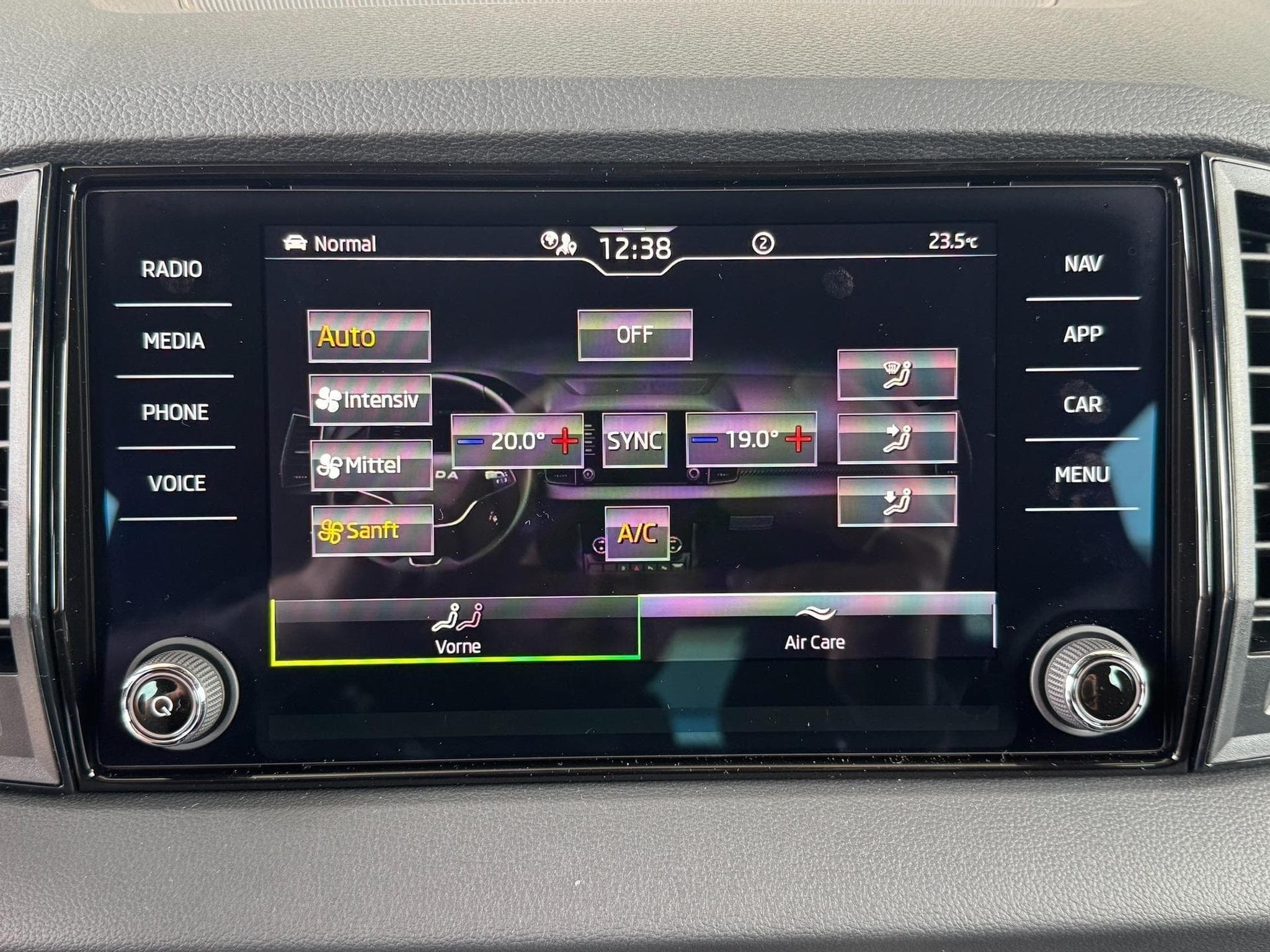 Skoda Karoq Sportline (2026) - Photo 18