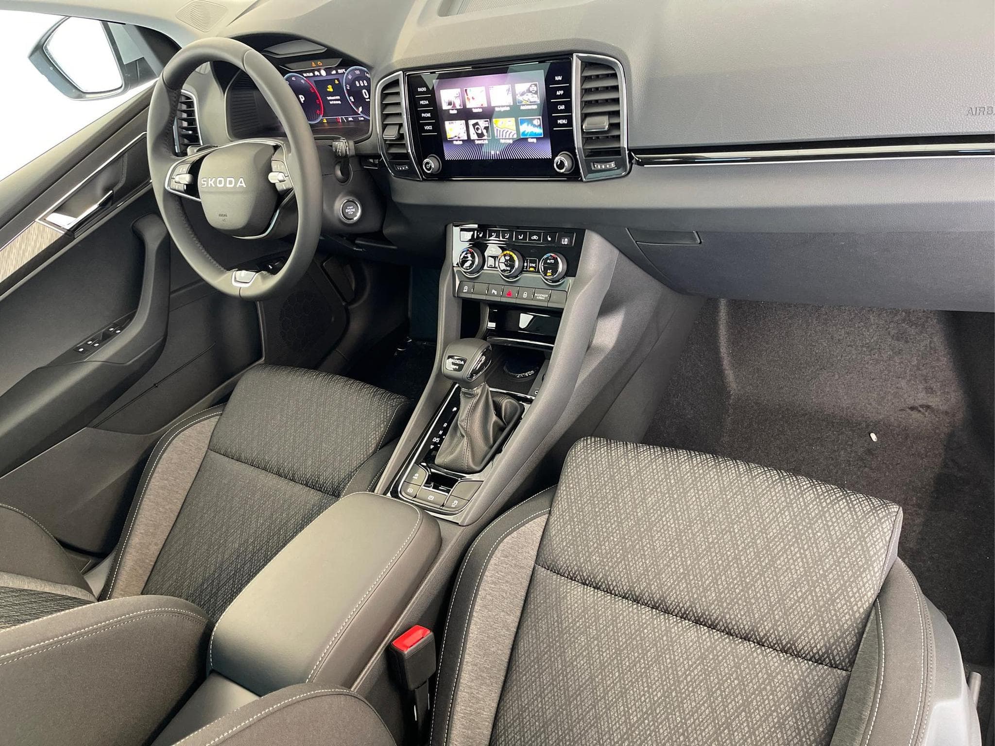 Skoda Karoq Selection (2026) - Photo 12