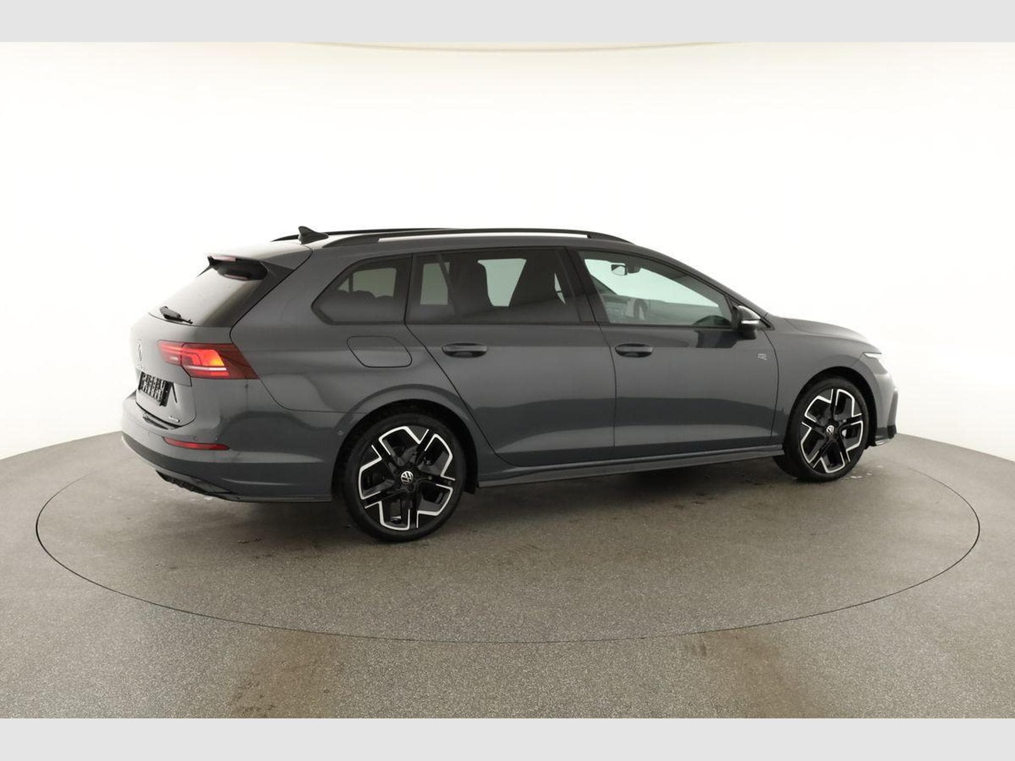 VW Golf Variant 2.0 TSI 150 kW 4Motion R-Line (2026) - Photo 20