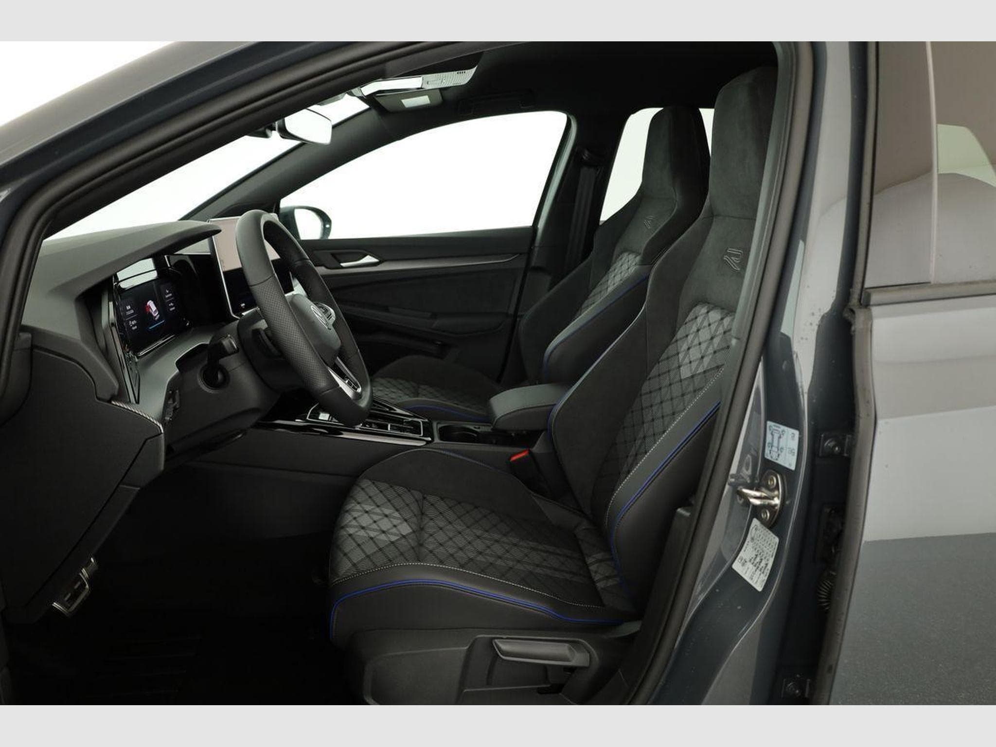 VW Golf Variant 2.0 TSI 150 kW 4Motion R-Line (2026) - Photo 9
