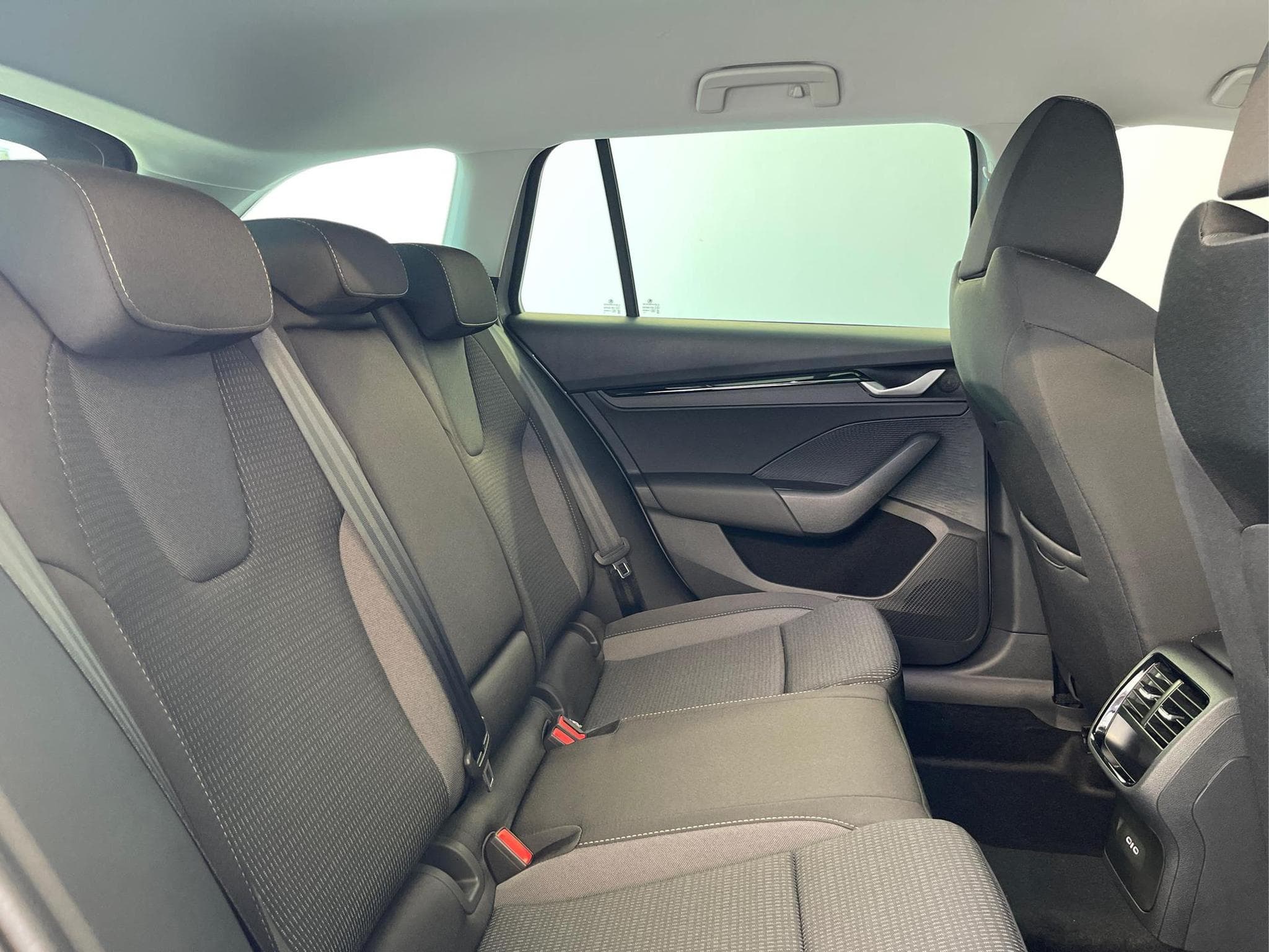 Skoda Octavia Selection (2026) - Photo 17