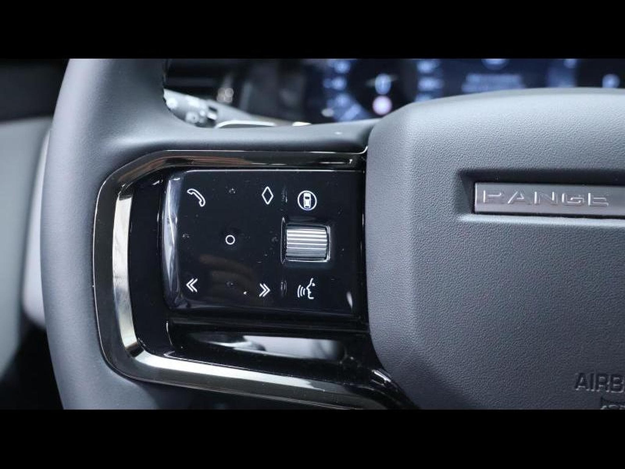 Land-Rover Range Rover Evoque P160 Dynamic SE FWD Auto (2025) - Photo 17