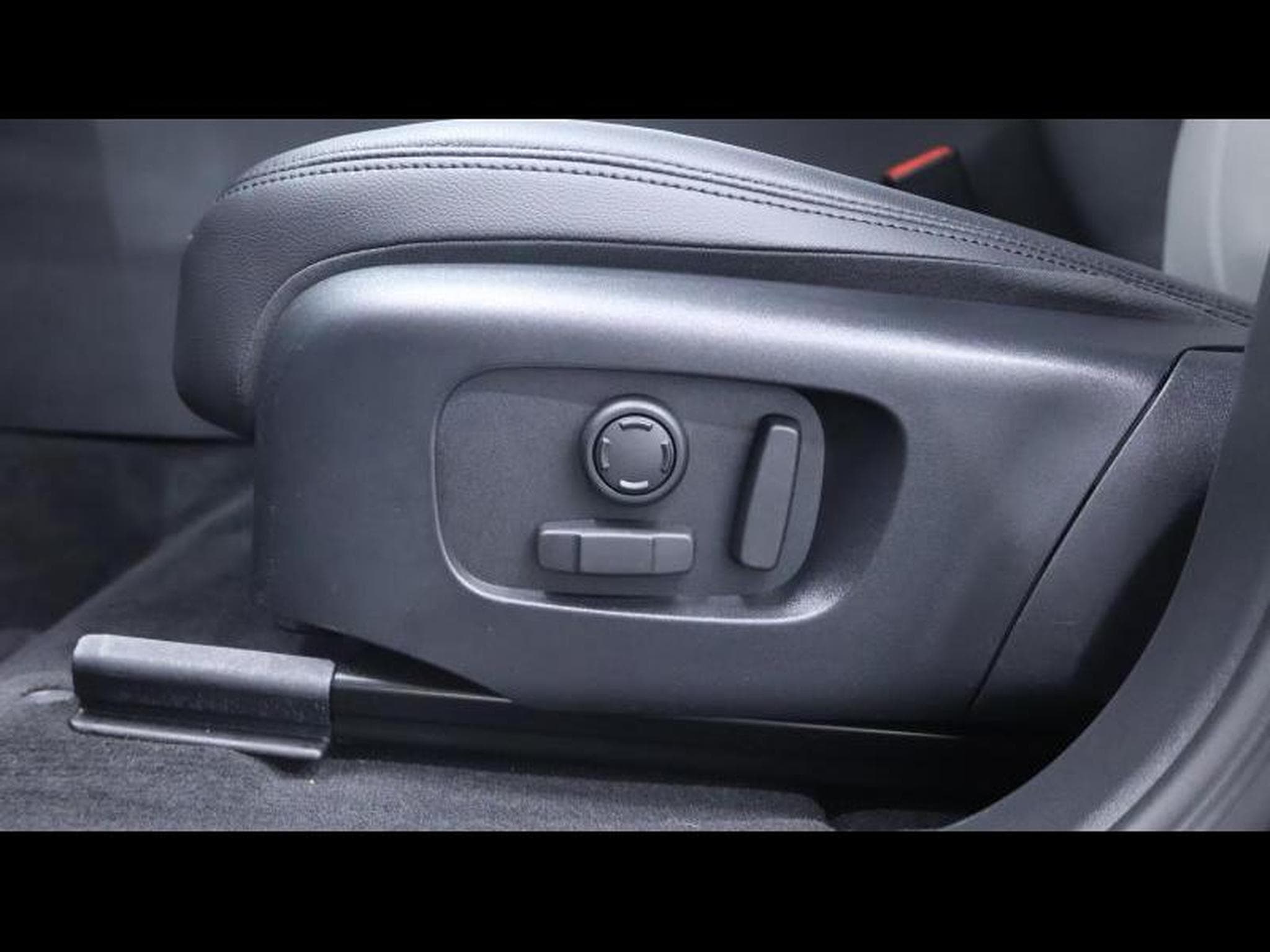 Land-Rover Range Rover Evoque P160 Dynamic SE FWD Auto (2025) - Photo 25