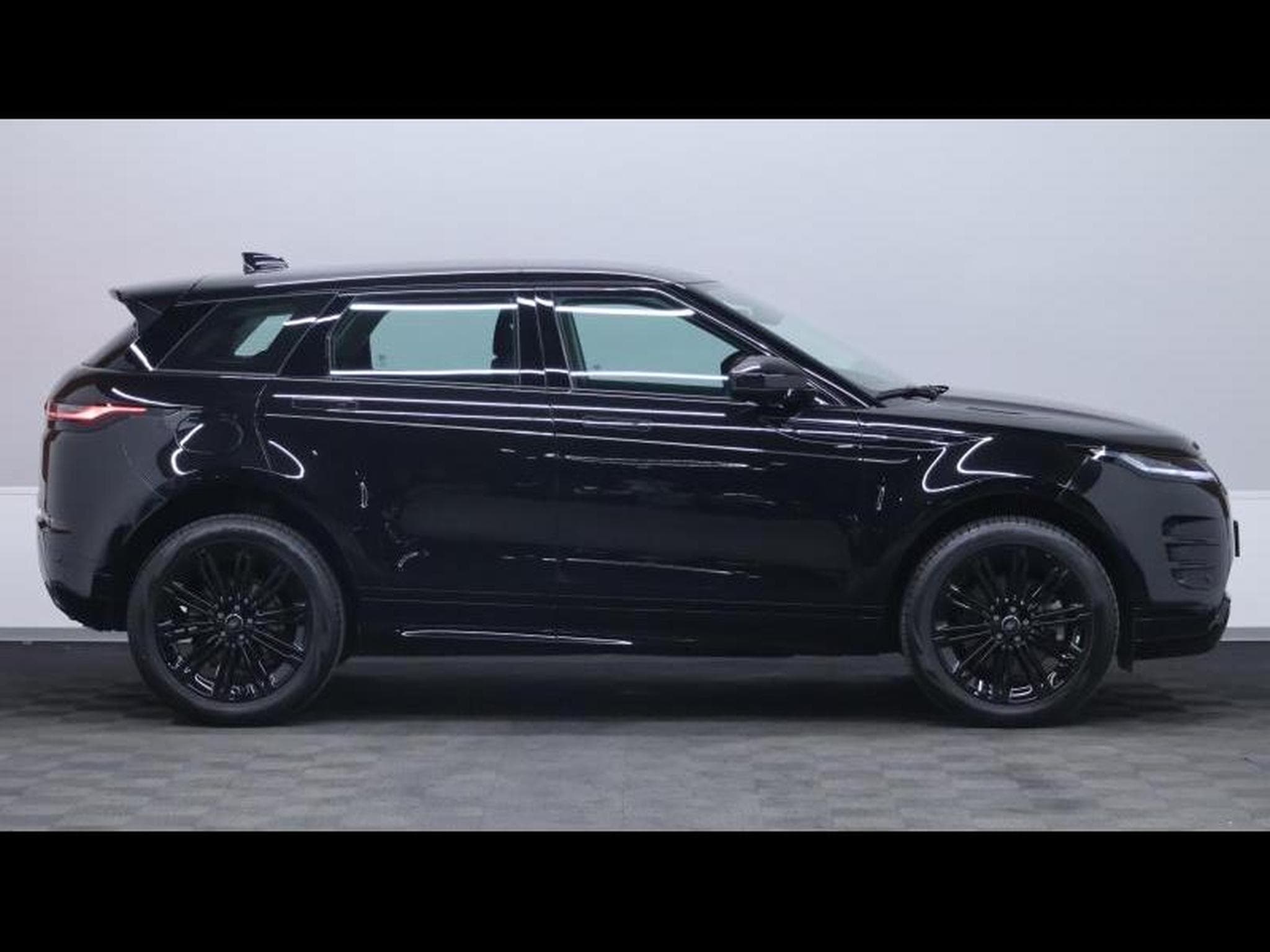 Land-Rover Range Rover Evoque P160 Dynamic SE FWD Auto (2025) - Photo 4