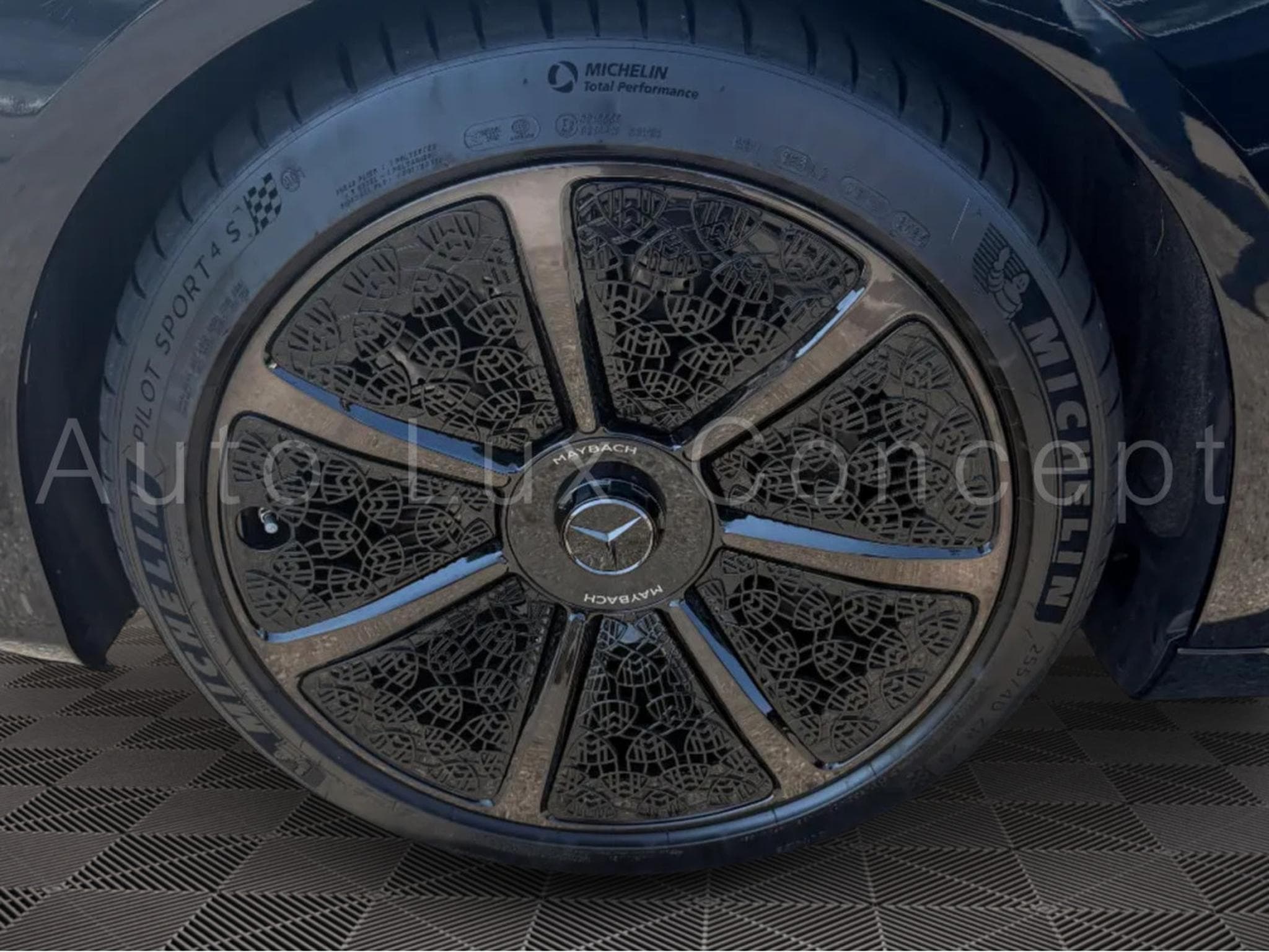 Mercedes S 680 Maybach Maybach 4MATIC Night Series (2023) - Photo 15
