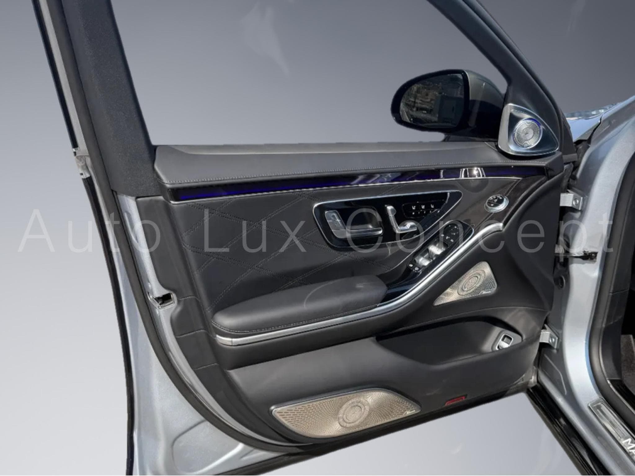 Mercedes S 680 Maybach Maybach 4MATIC Night Series (2023) - Photo 16
