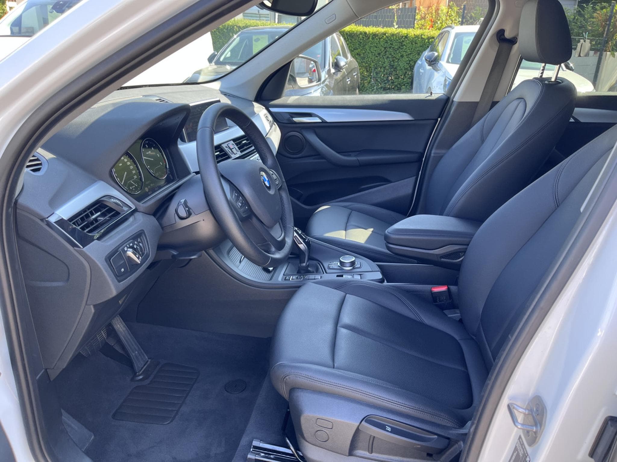 BMW X1 sDrive16dA 116PK (2022) - Photo 9