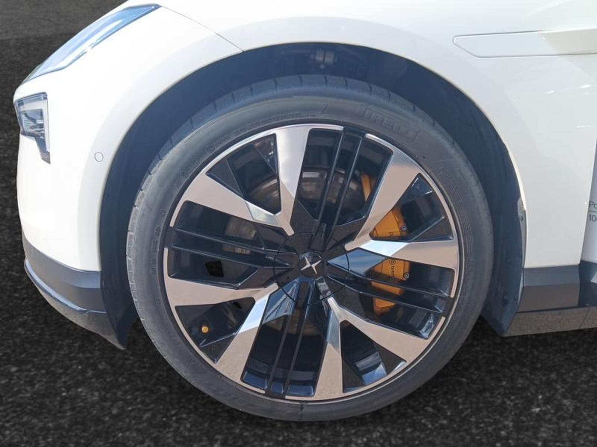 Polestar 4 Dual Motor Performance / Electrique (2024) - Photo 12