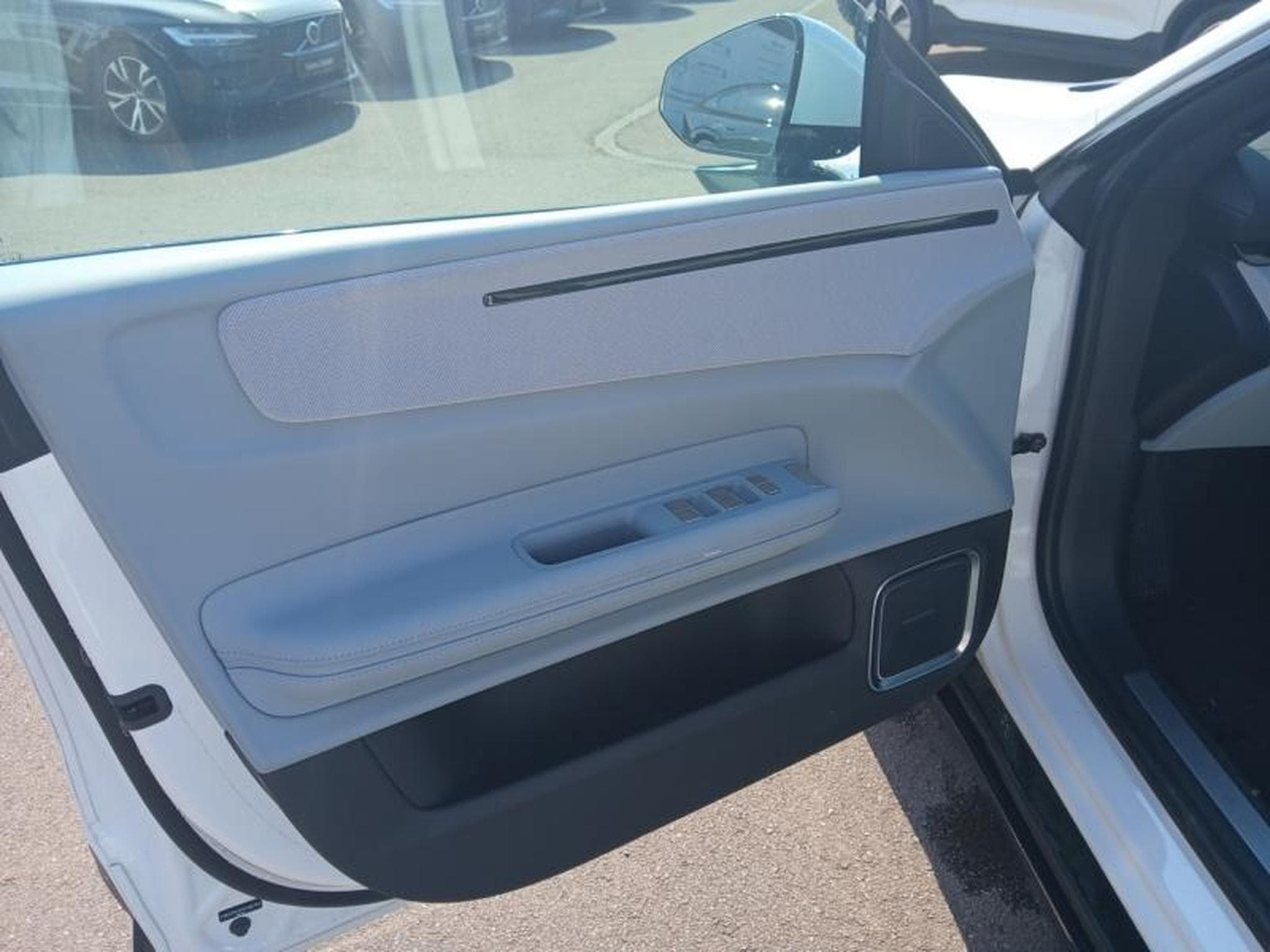 Polestar 4 Dual Motor Performance / Electrique (2024) - Photo 18