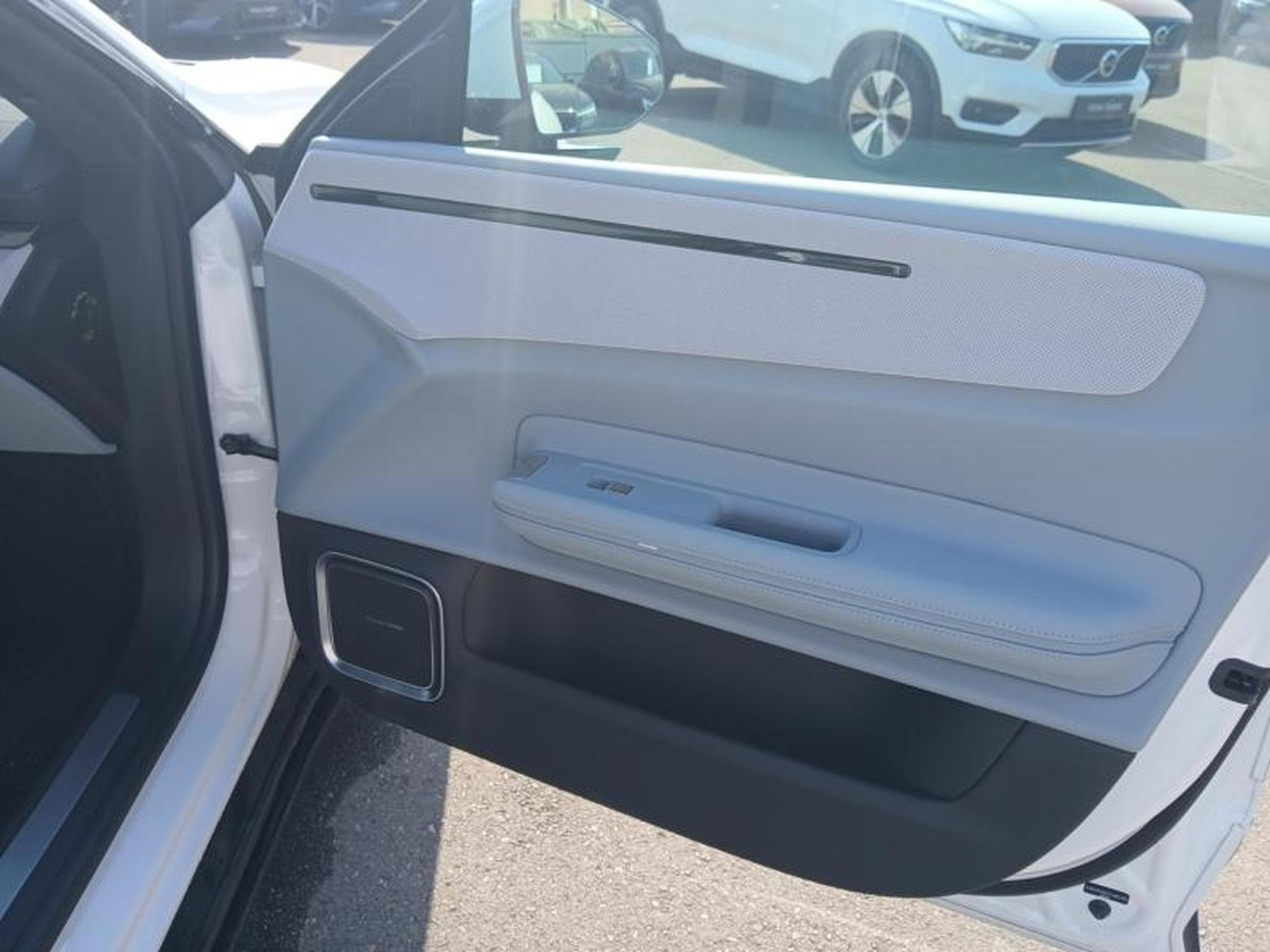 Polestar 4 Dual Motor Performance / Electrique (2024) - Photo 19