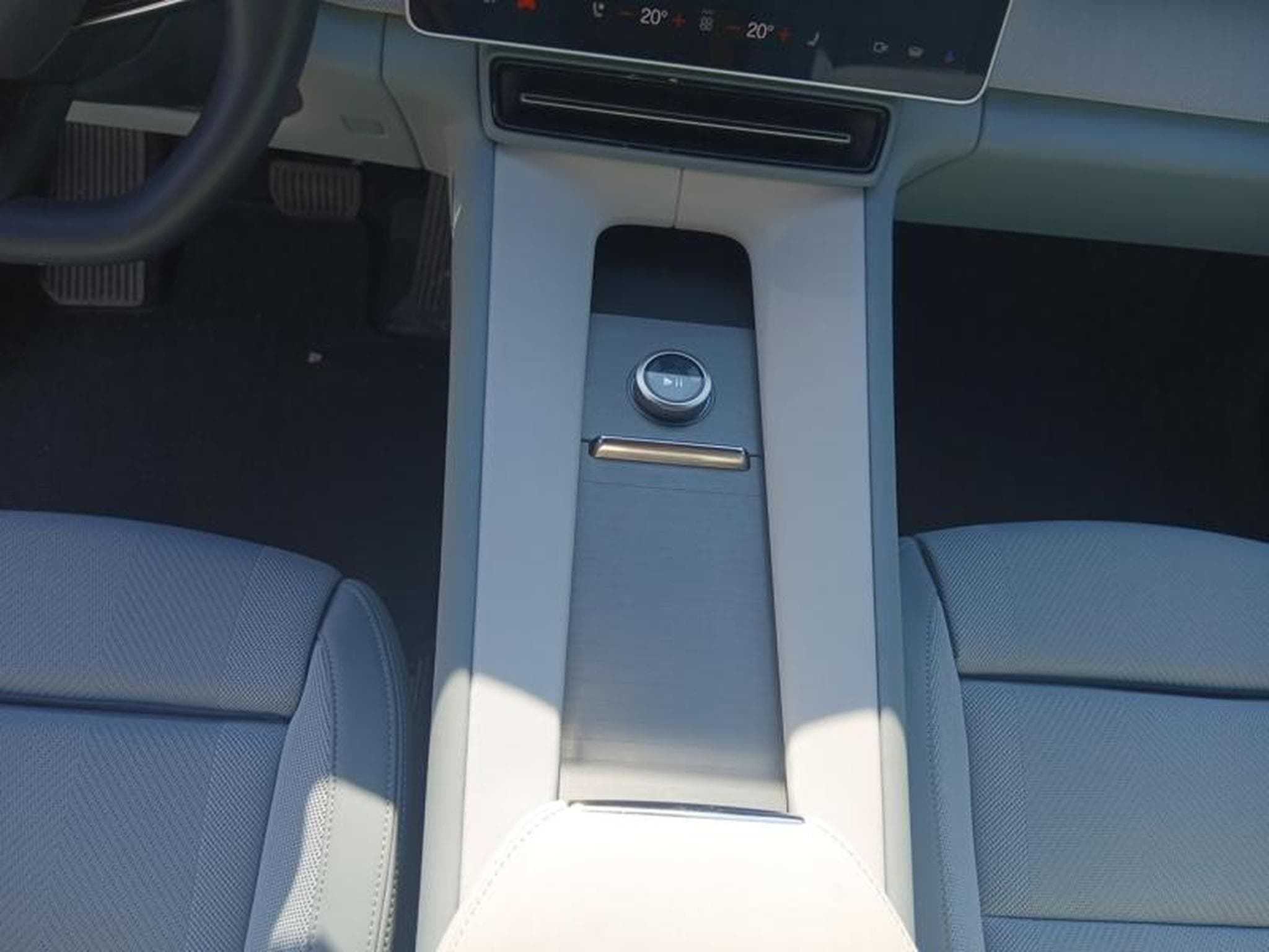 Polestar 4 Dual Motor Performance / Electrique (2024) - Photo 9