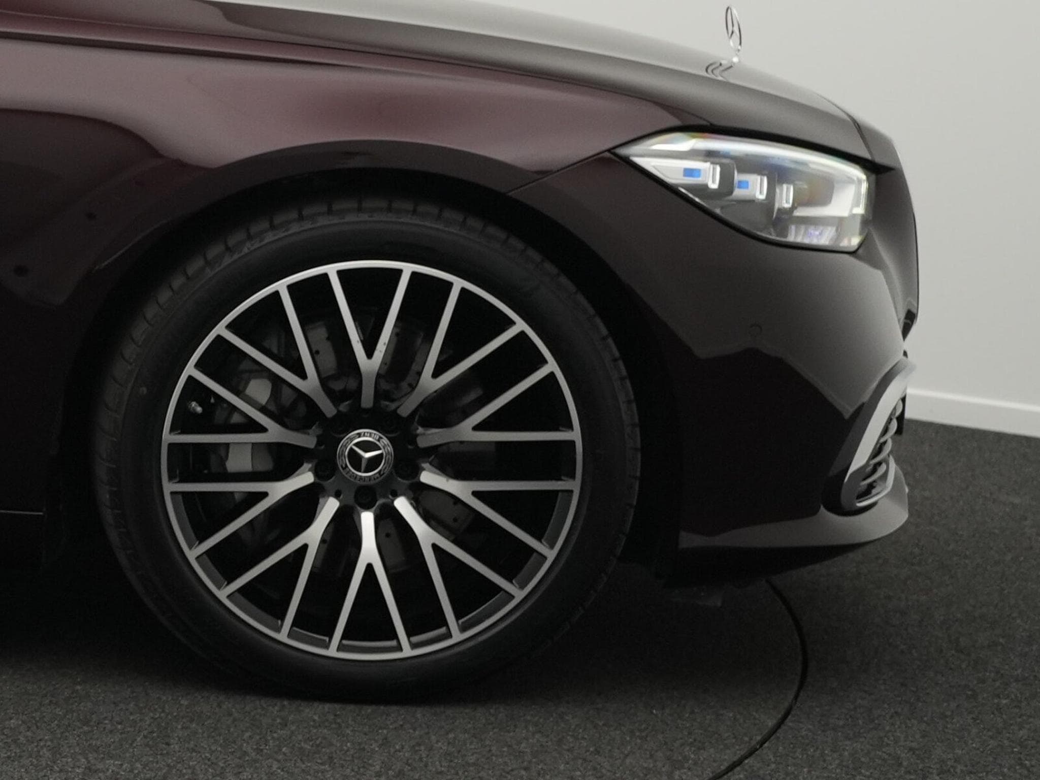 Mercedes S 450 d 4M Pano+E-Active+Burm +20"+Digital (2025) - Photo 6
