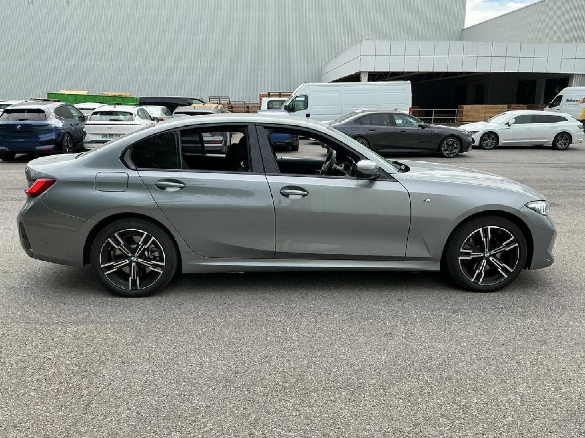 Bmw 330 3er - 330e xDrive M Sport (EURO 6e) SOH 100% (2025) - Photo 7