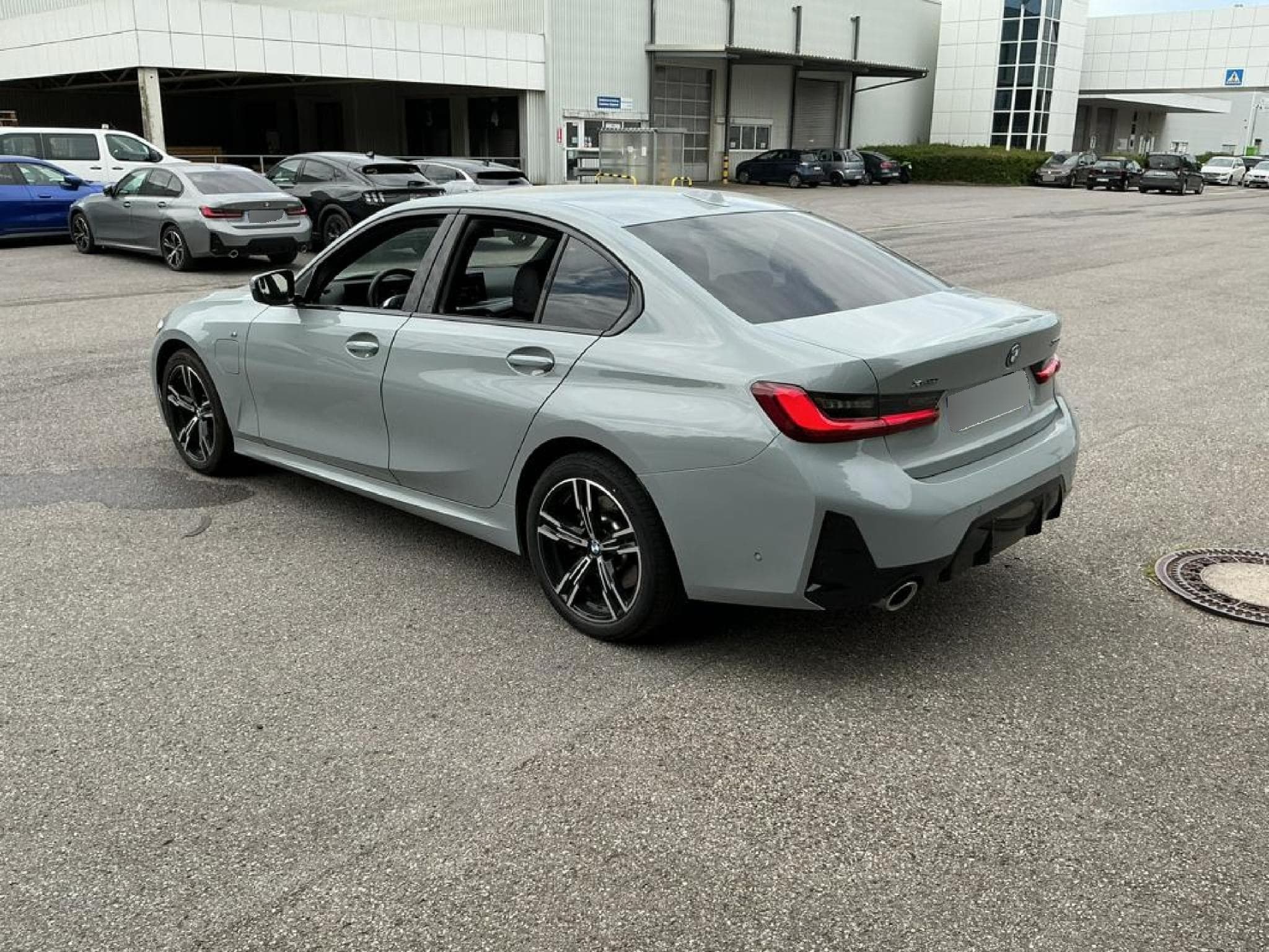 Bmw 330 3er - 330e xDrive M Sport (EURO 6e) SOH 100 % (2025) - Photo 6