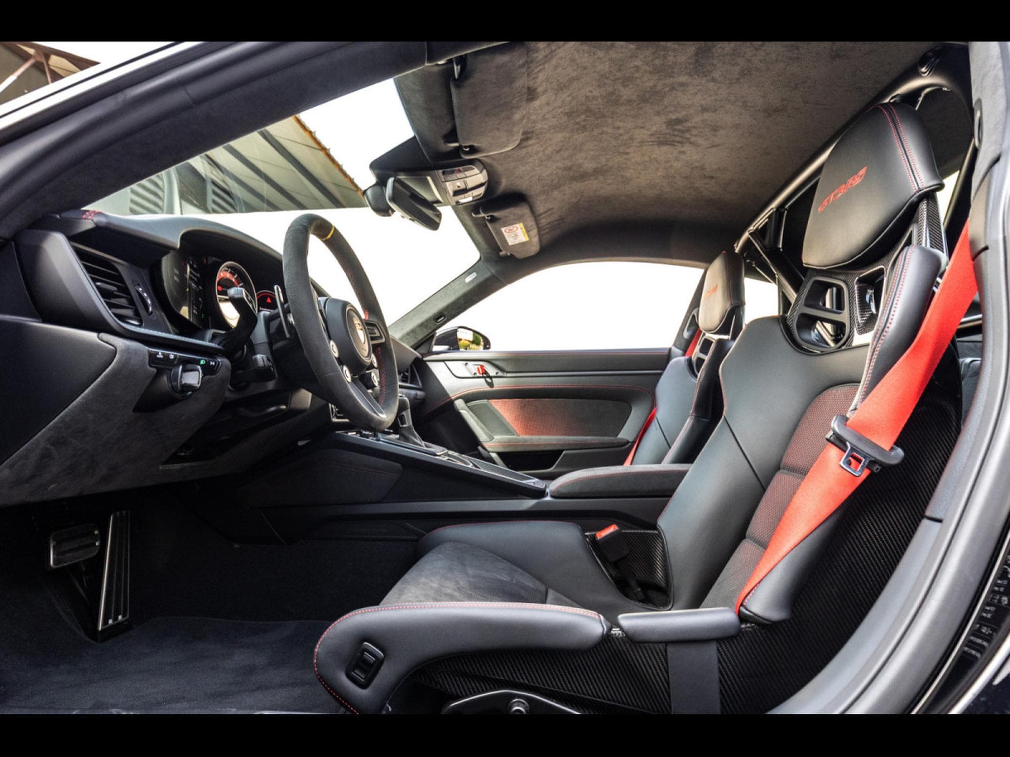 Porsche 911 (992.1) GT3 RS PDK – PACK CLUBSPORT (2025) - Photo 12