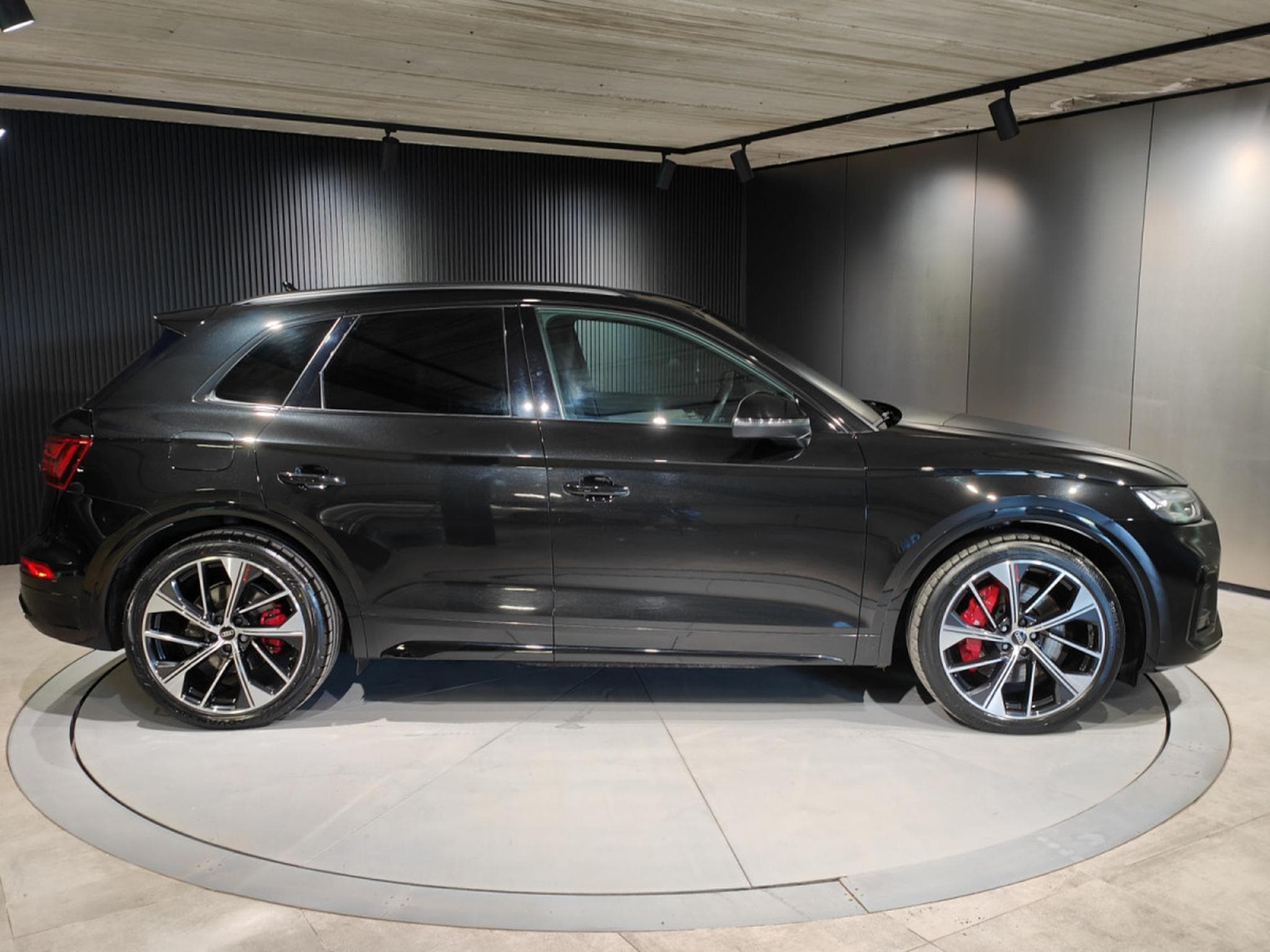 Audi SQ5 3.0 TDI V6 QUATTRO TIPTRONIC SUSPENSIONS PNEU BANG&OLUFSEN (2022) - Photo 2