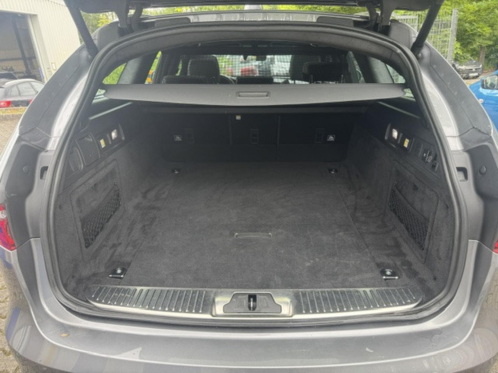 Jaguar XF JAGUAR XF 2.0 D R-SPORT PANORAMA LEDER NAVI KAMERA KEYLESS (2020) - Photo 10