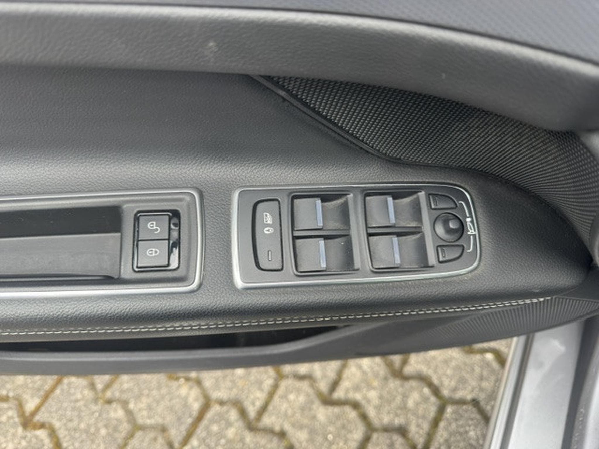 Jaguar XF JAGUAR XF 2.0 D R-SPORT PANORAMA LEDER NAVI KAMERA KEYLESS (2020) - Photo 15