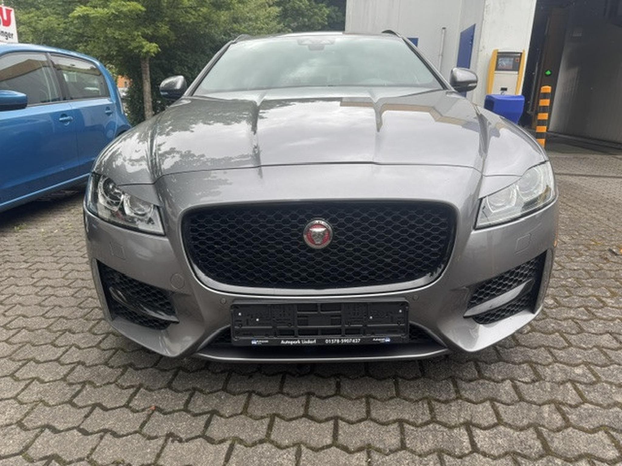 Jaguar XF JAGUAR XF 2.0 D R-SPORT PANORAMA LEDER NAVI KAMERA KEYLESS (2020) - Photo 2