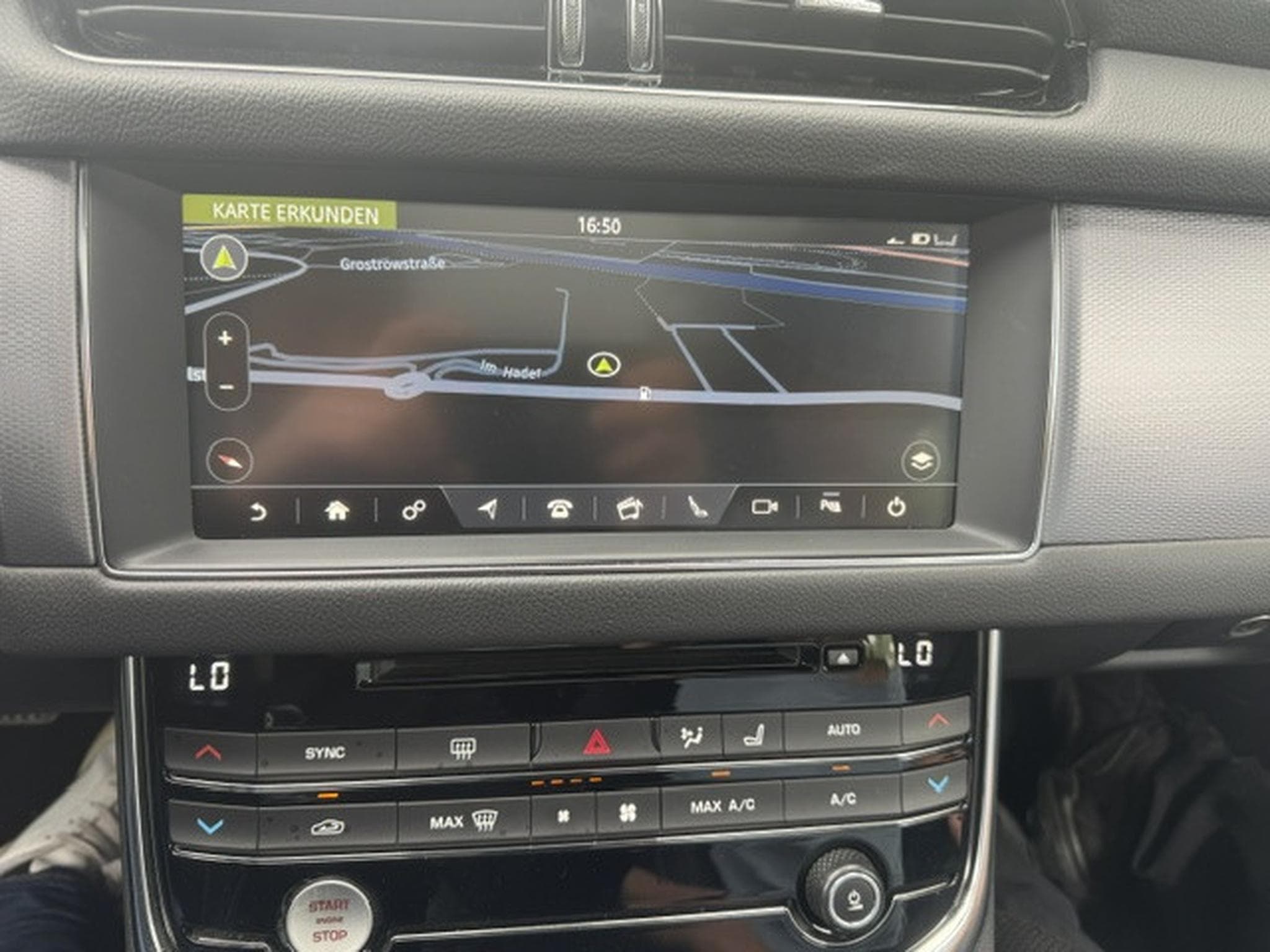 Jaguar XF JAGUAR XF 2.0 D R-SPORT PANORAMA LEDER NAVI KAMERA KEYLESS (2020) - Photo 21
