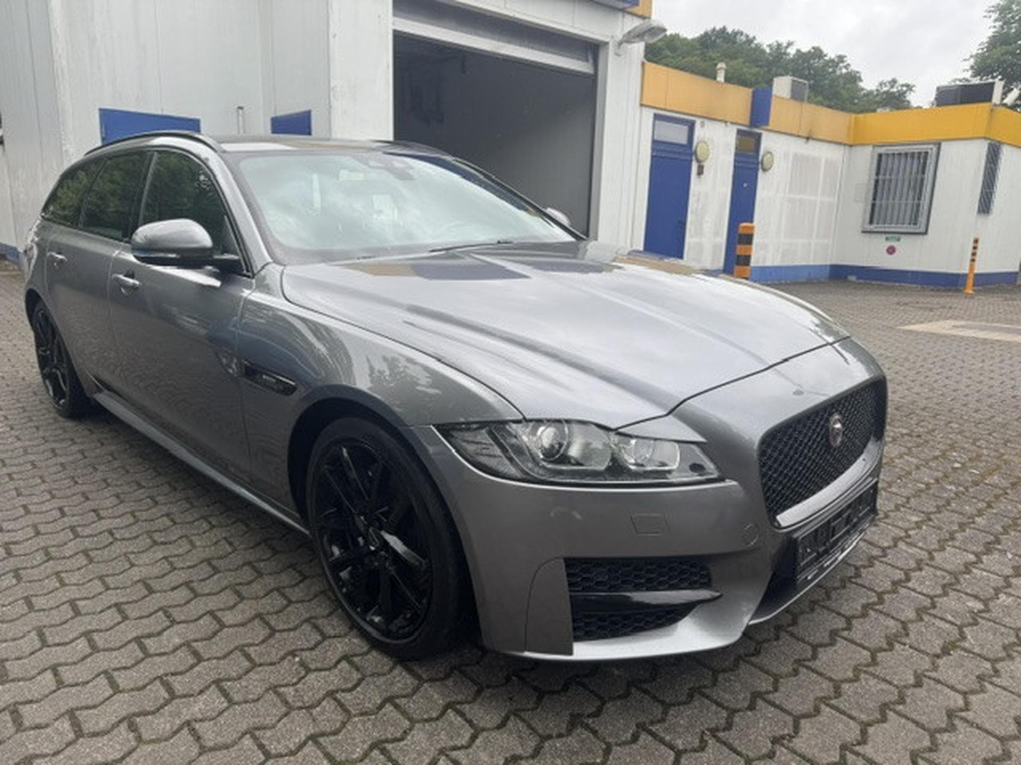 Jaguar XF JAGUAR XF 2.0 D R-SPORT PANORAMA LEDER NAVI KAMERA KEYLESS (2020) - Photo 3
