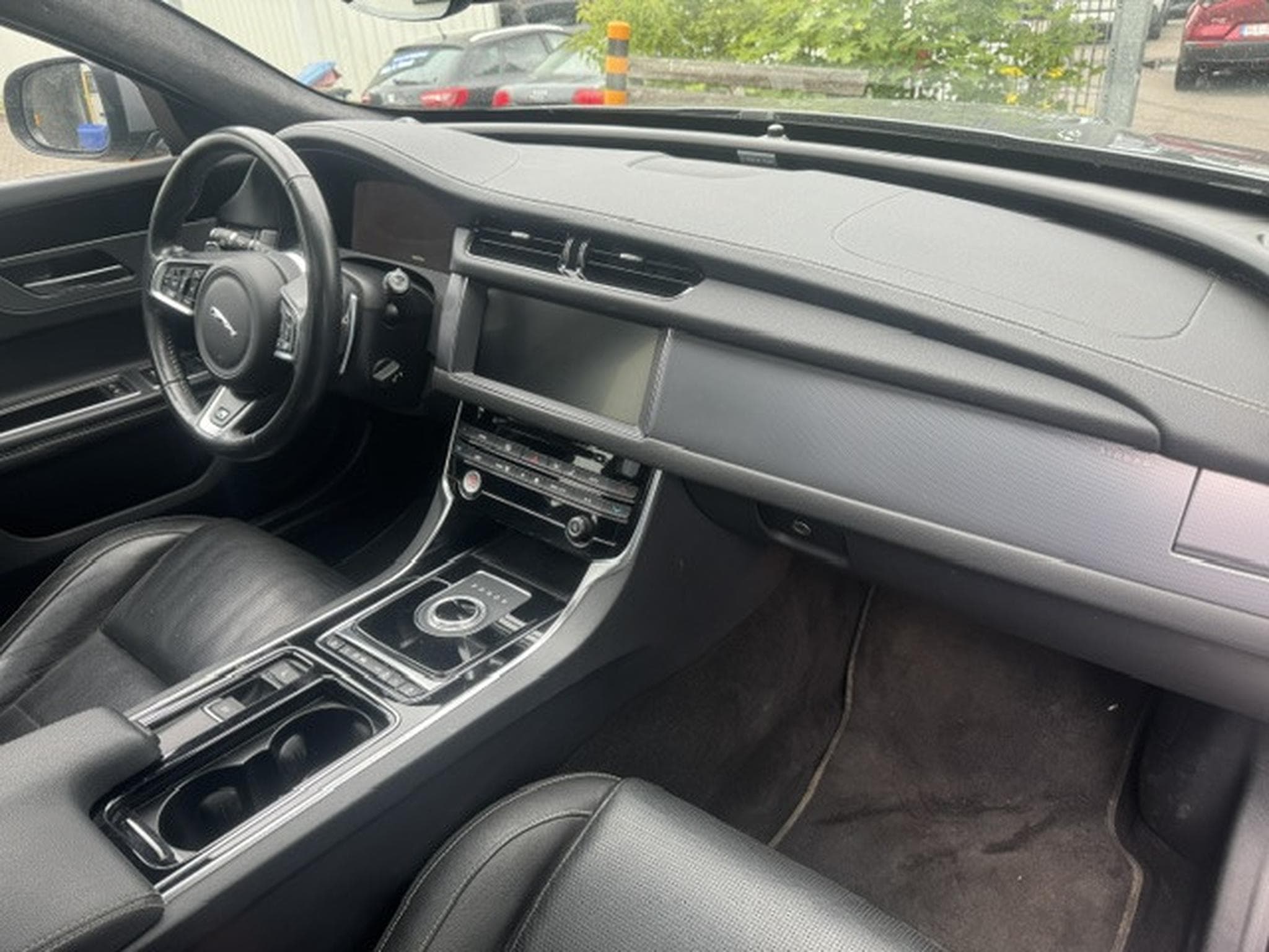 Jaguar XF JAGUAR XF 2.0 D R-SPORT PANORAMA LEDER NAVI KAMERA KEYLESS (2020) - Photo 6