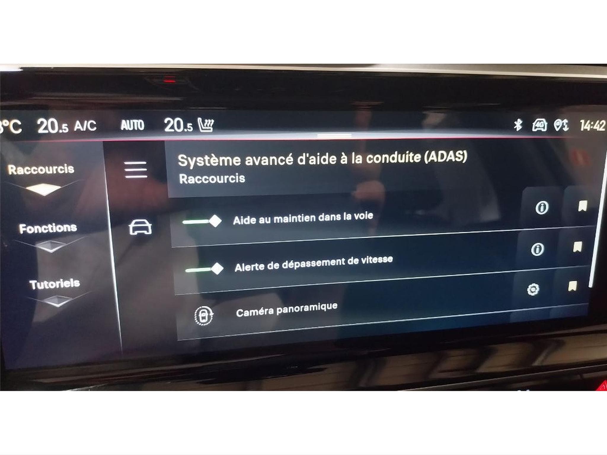DS Automobiles DS7 1.5 HDI Performance Line EAT8 (2025) - Photo 13
