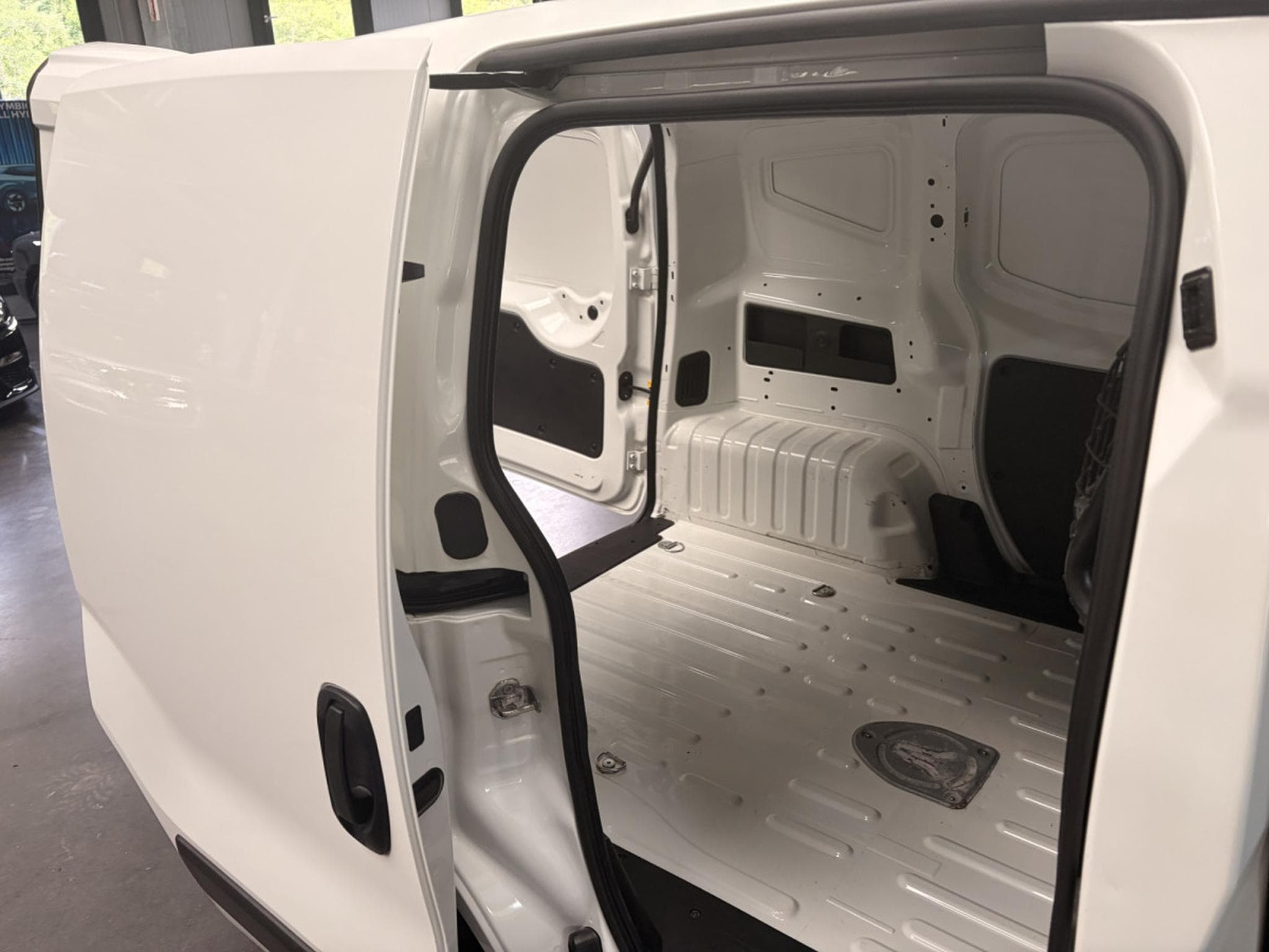 Fiat Fiorino 1.2 Diesel 80HP (2022) - Photo 12