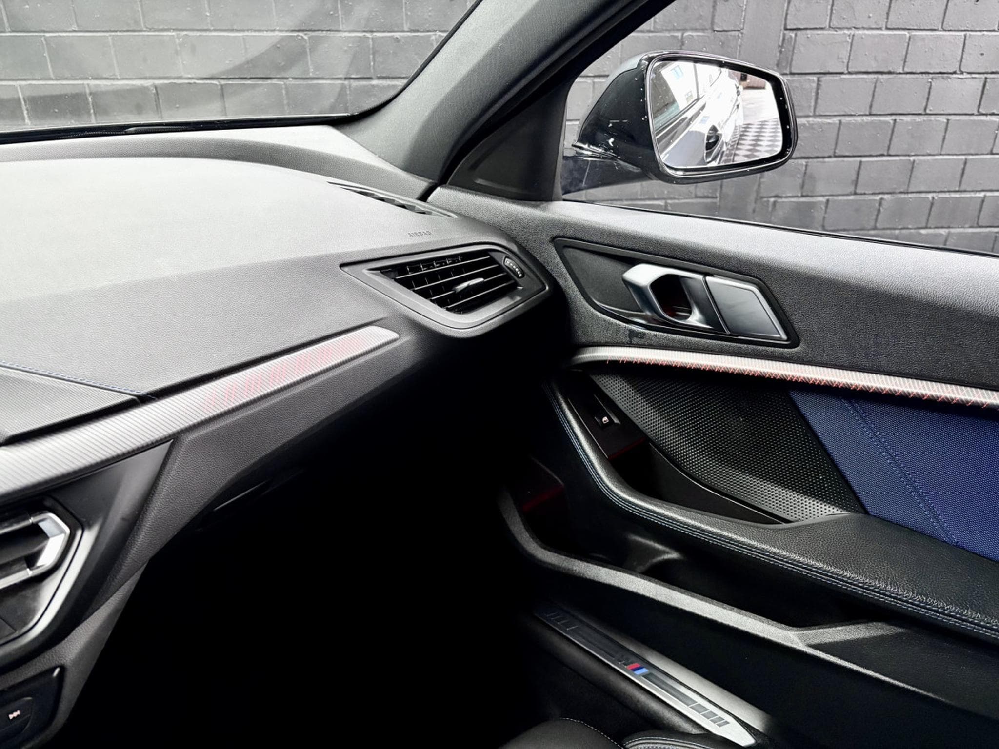 BMW 118 SERIE 1 118I M-SPORT AUTO 140 CV **ATTELAGE** (2019) - Photo 21