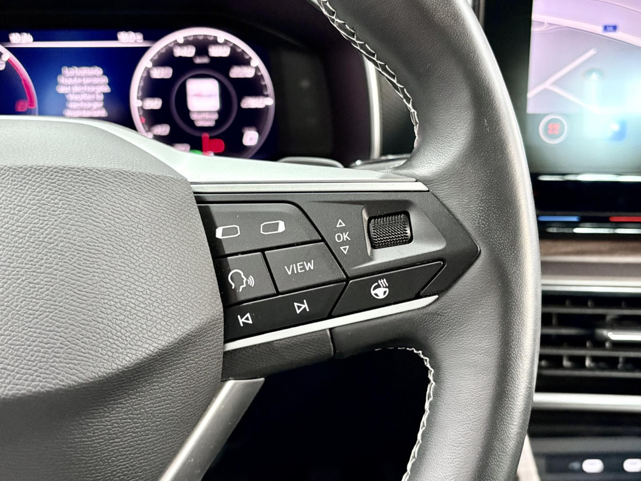 Seat Leon IV Xcellence 1.4 e-Hybrid 204CV DSG 6  *4 SAISONS* *CAMERA* (2022) - Photo 13