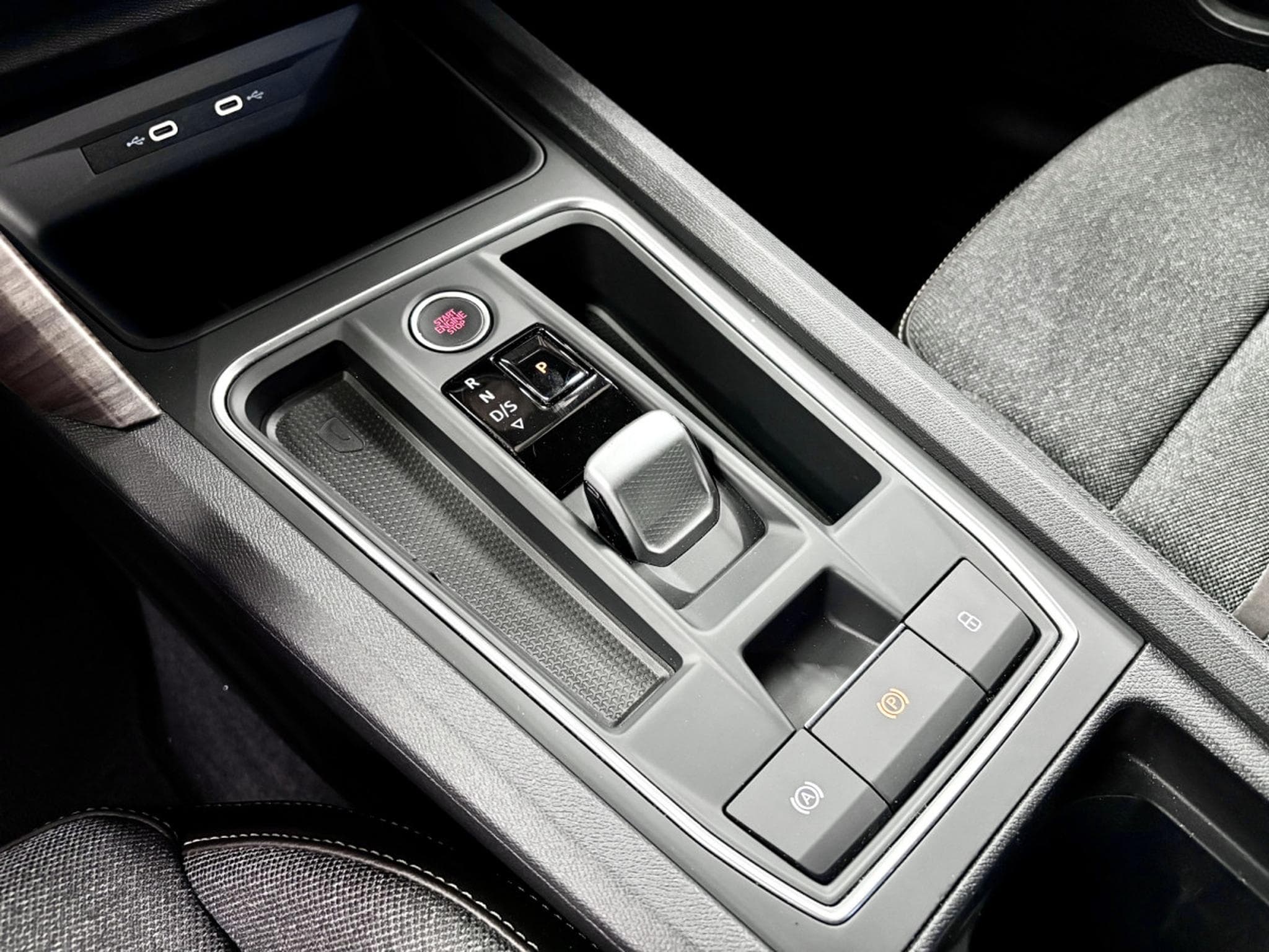 Seat Leon IV Xcellence 1.4 e-Hybrid 204CV DSG 6  *4 SAISONS* *CAMERA* (2022) - Photo 15