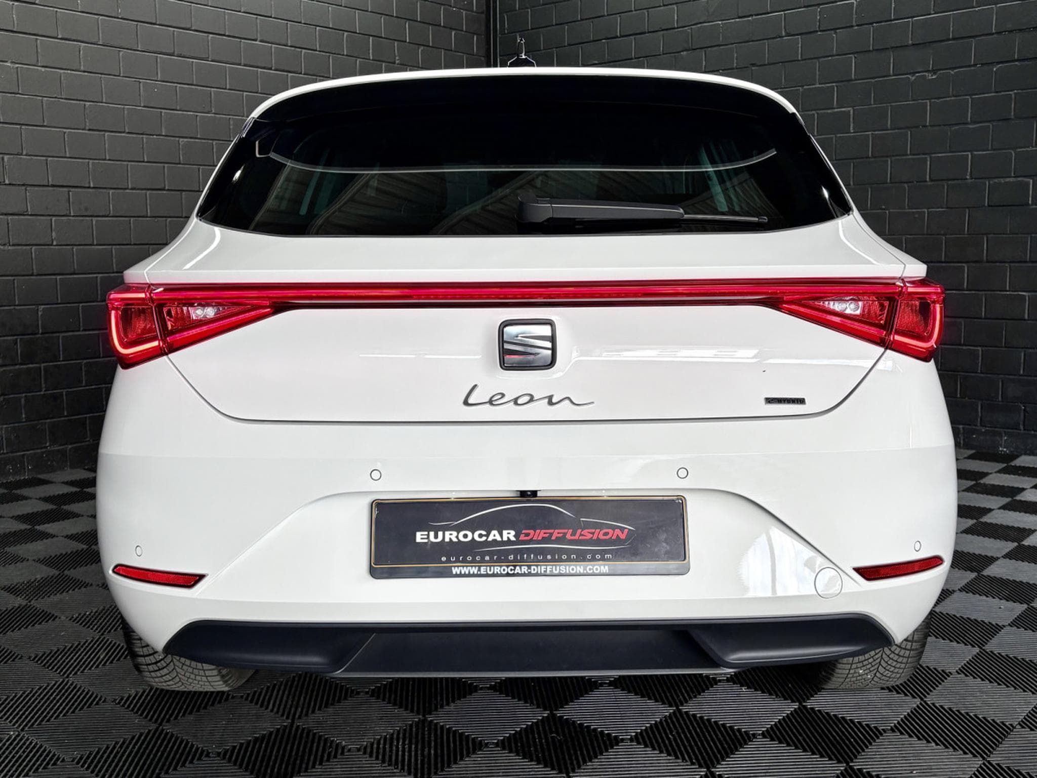 Seat Leon IV Xcellence 1.4 e-Hybrid 204CV DSG 6  *4 SAISONS* *CAMERA* (2022) - Photo 6