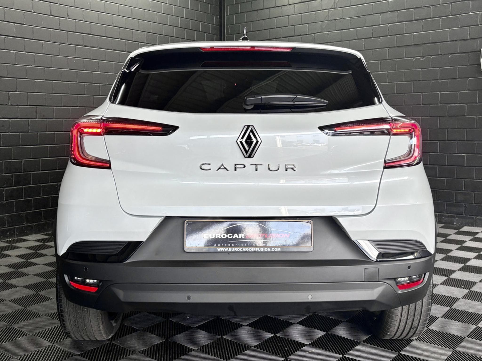 Renault Captur 1.3 TCE 160 CV TECHNO **Caméra** Sièges Chauff.** ACC ** (2025) - Photo 6