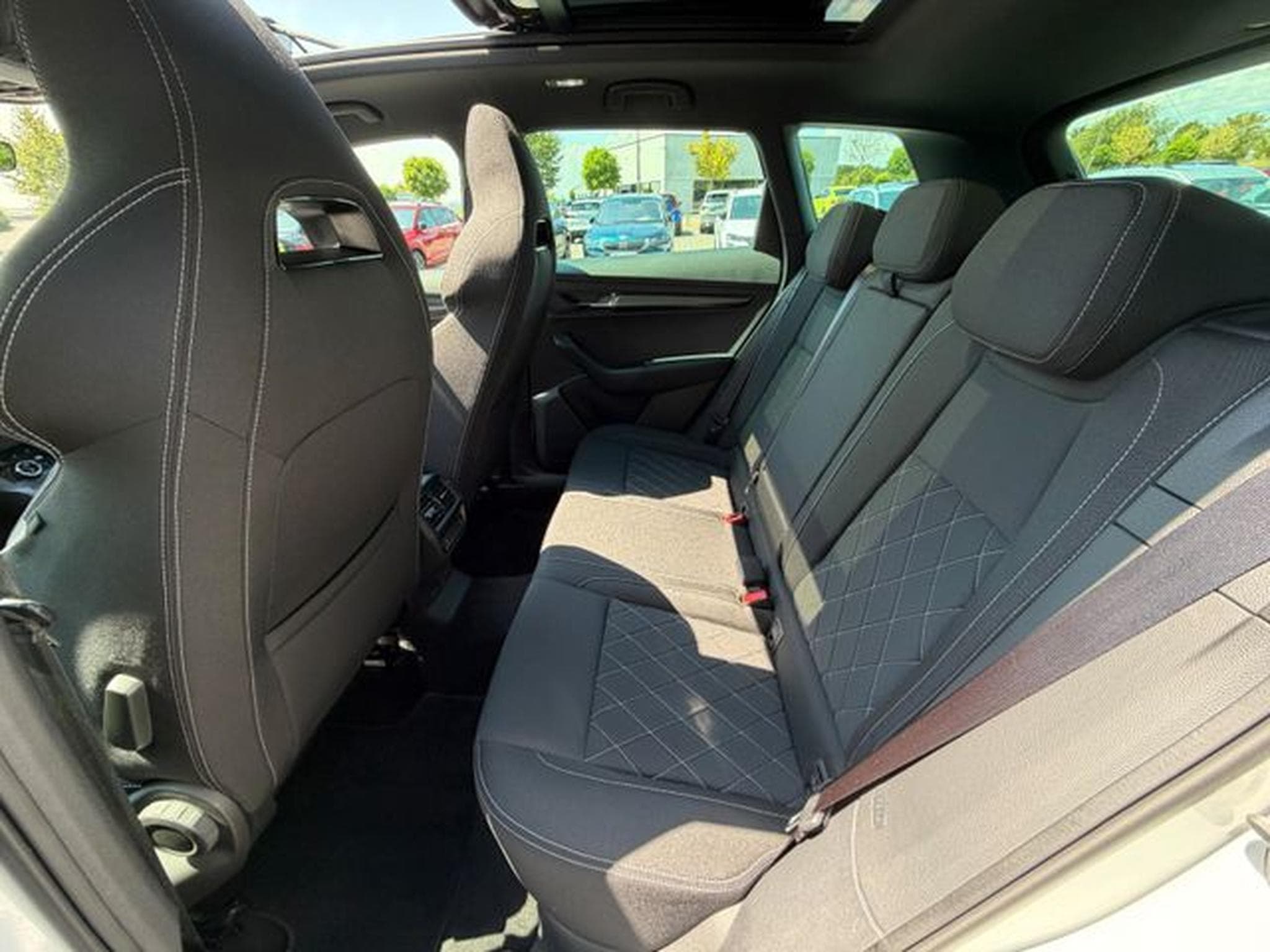 Skoda Karoq Karoq 1,5TSi DSG Sportline Pano Kamera Sitzh 19" (2021) - Photo 11